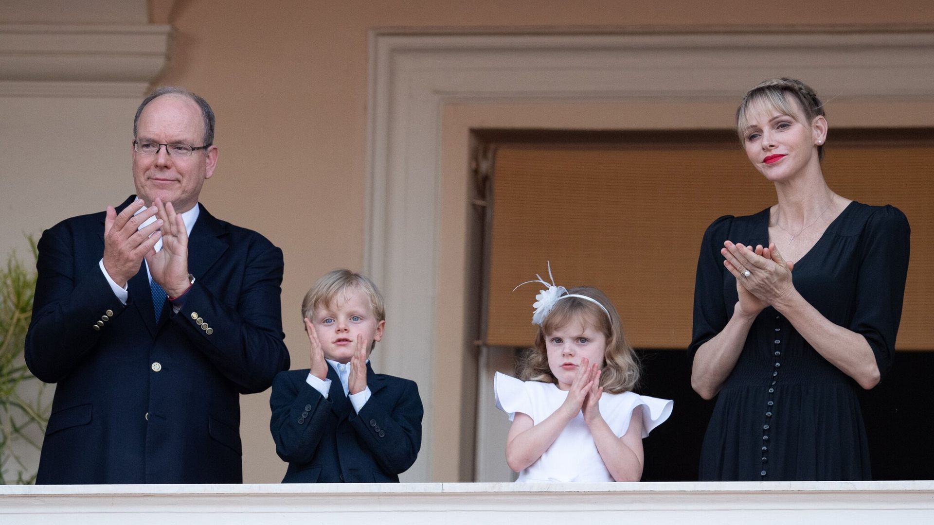 La princesa Charlene finalmente se reúne con sus hijos y Alberto de Mónaco en África