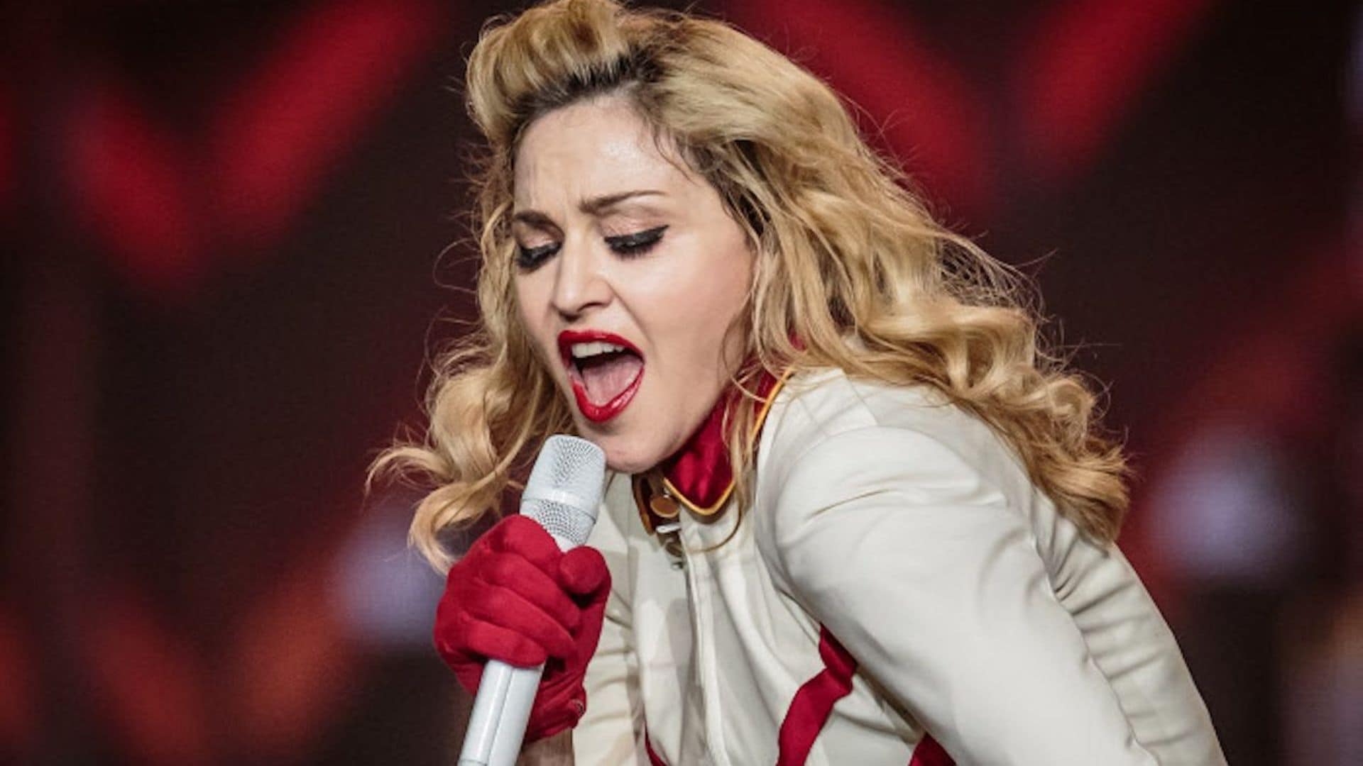 Madonna sorprende por partida doble: nuevo disco y colaboración con Maluma