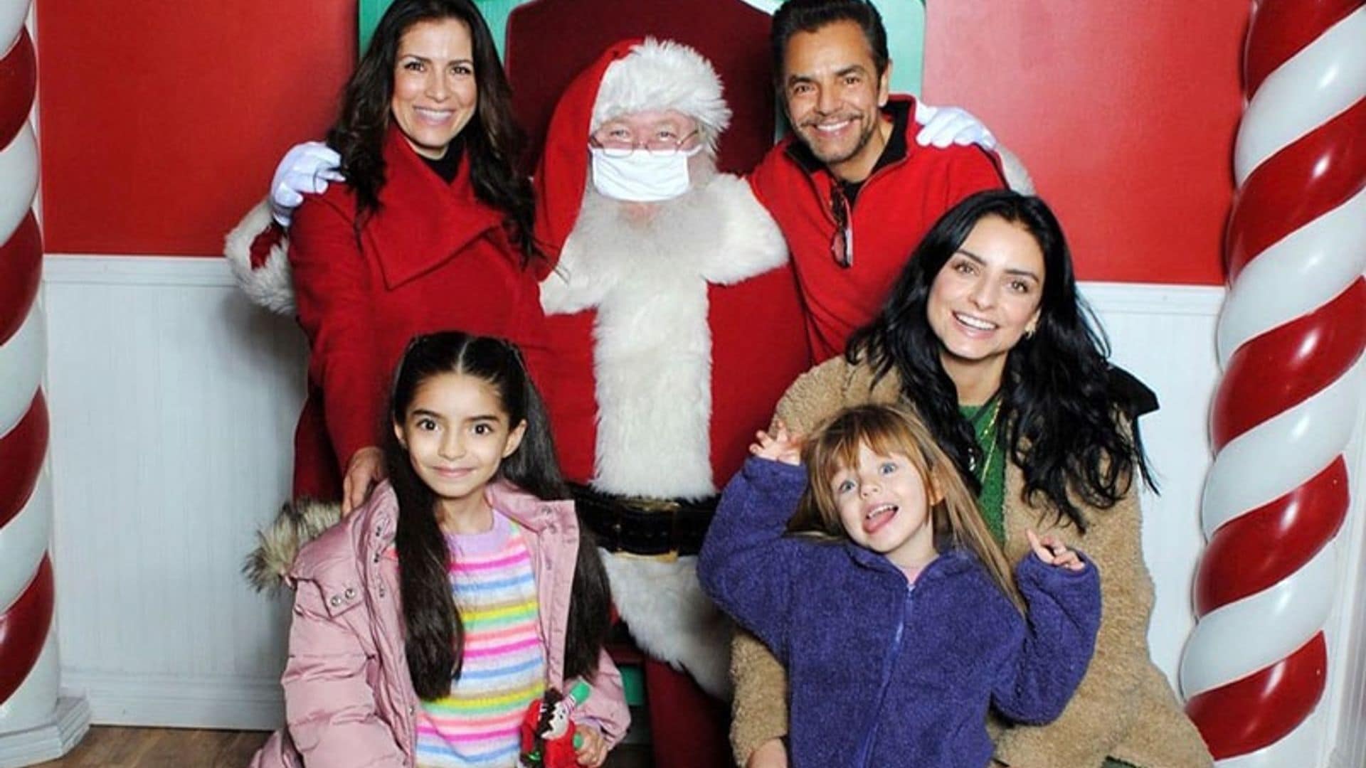 Los Derbez presumen su tradicional encuentro con Santa Claus