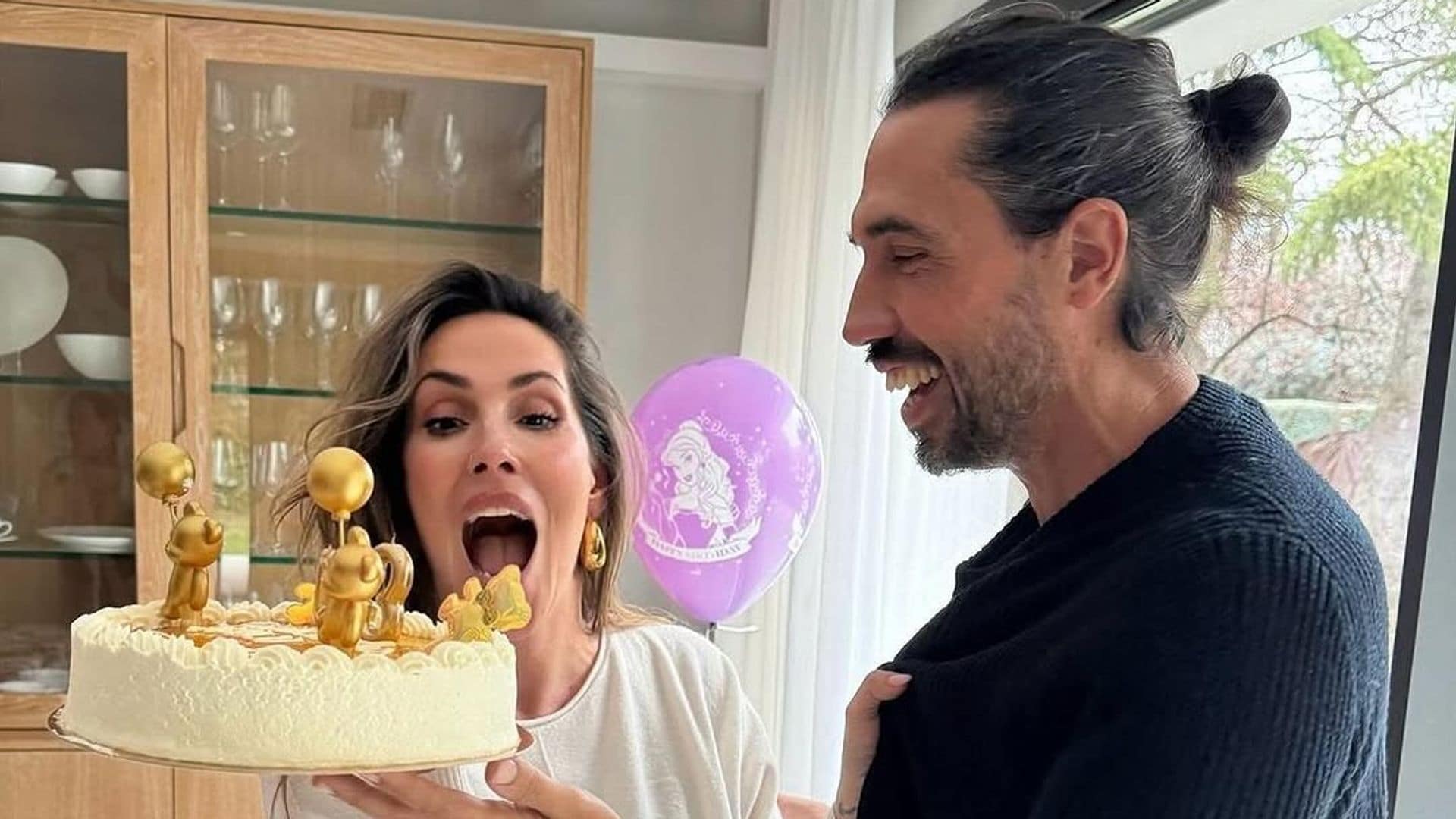 Malú celebra su cumpleaños con 'un toque de improvisación' junto a su hermano José