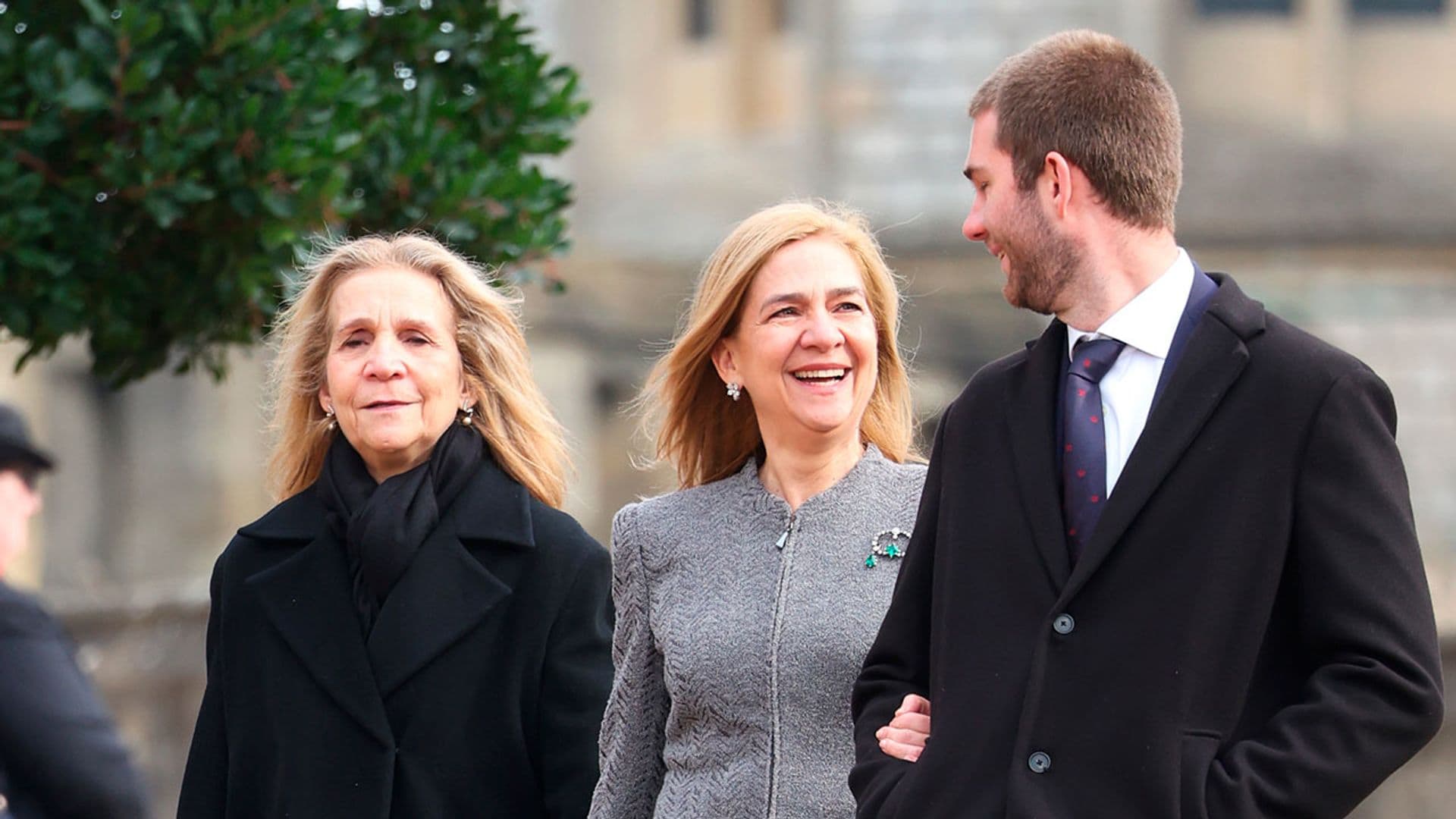 Juan Urdangarin acompaña a su madre y la infanta Elena en la misa en honor a Constantino de Grecia