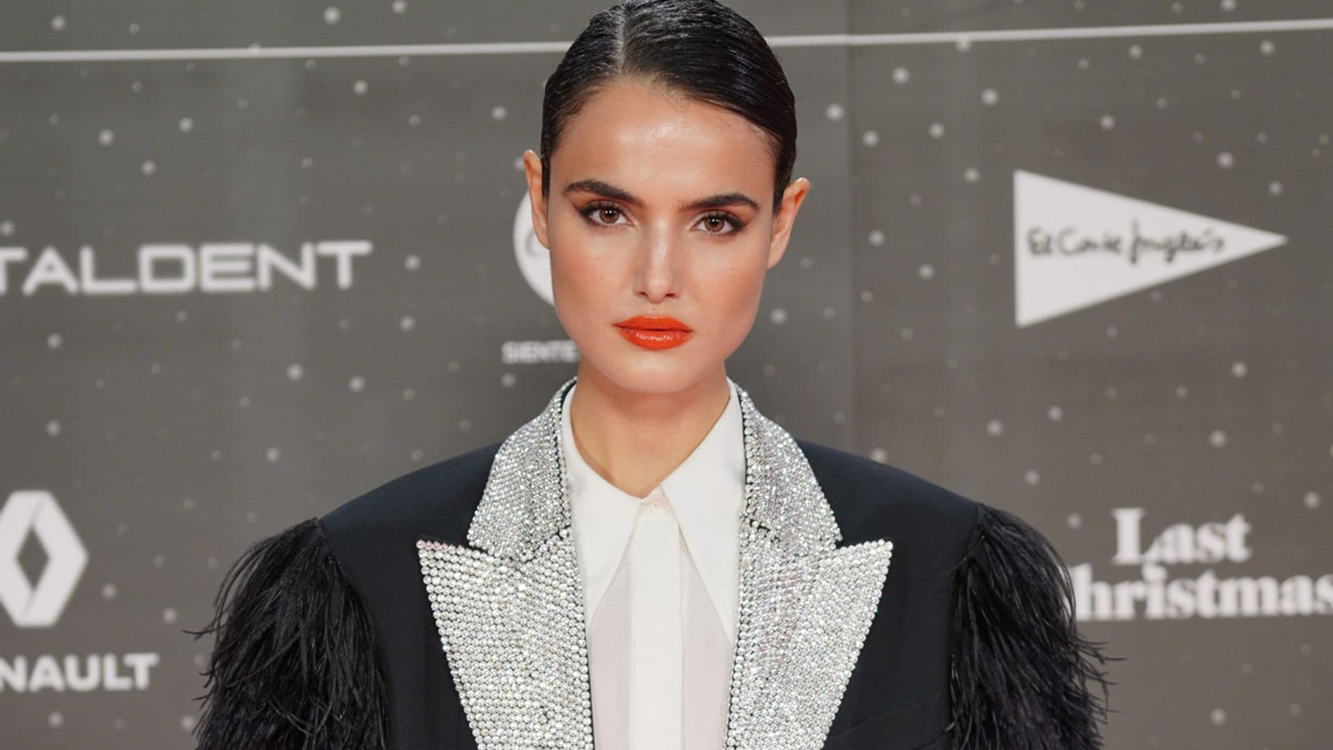 Blanca Padilla y Tamara Falcó comparten mesa (y truco de estilo) en Los40 Music Awards