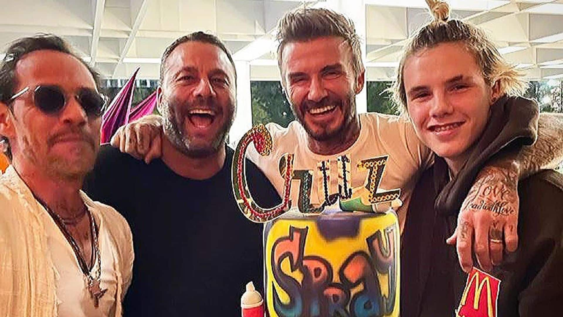 Cruz Beckham celebra su 16 cumpleaños acompañado de... ¡Marc Anthony!