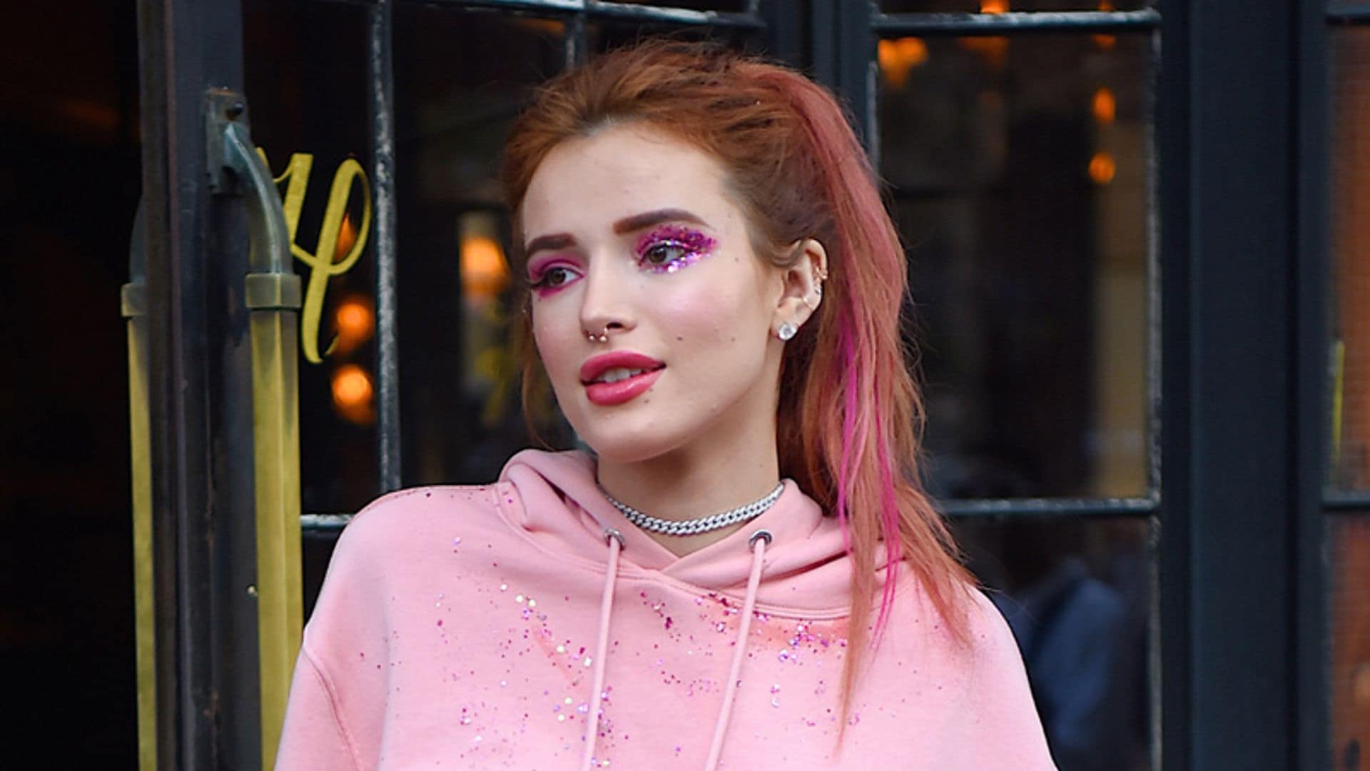 Bella Thorne y sus llamativos maquillajes de ojos, ¿te atreverías a lucirlos?