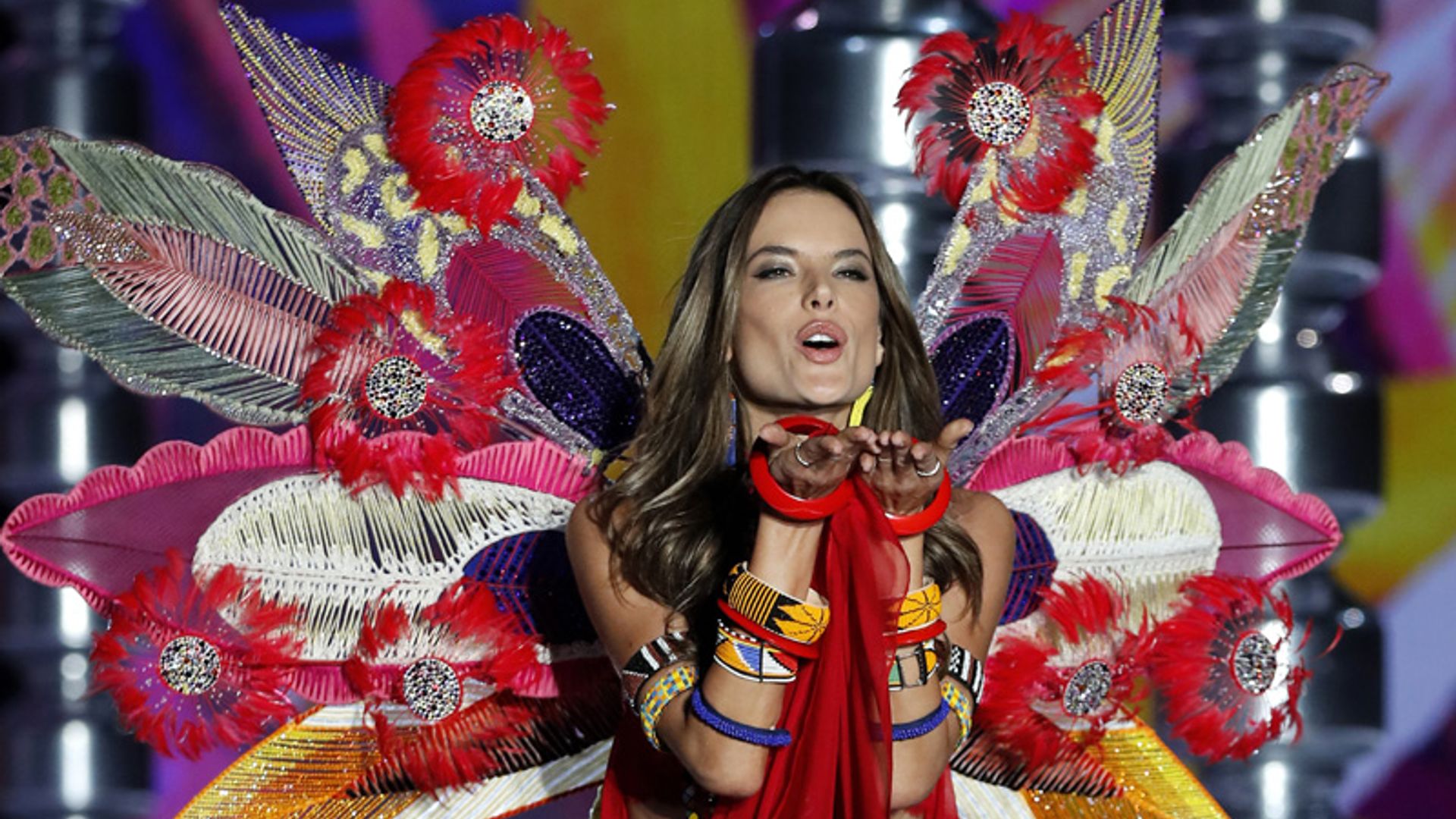 Alessandra Ambrosio cuelga sus 'alas' y anuncia su retirada definitiva de las pasarelas