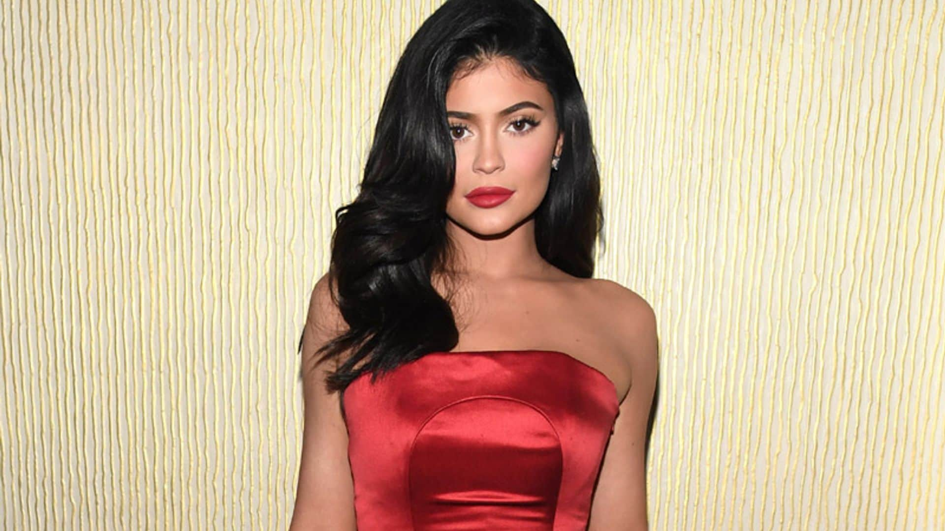 Kylie Jenner planea un nuevo hito cosmético junto a Balmain