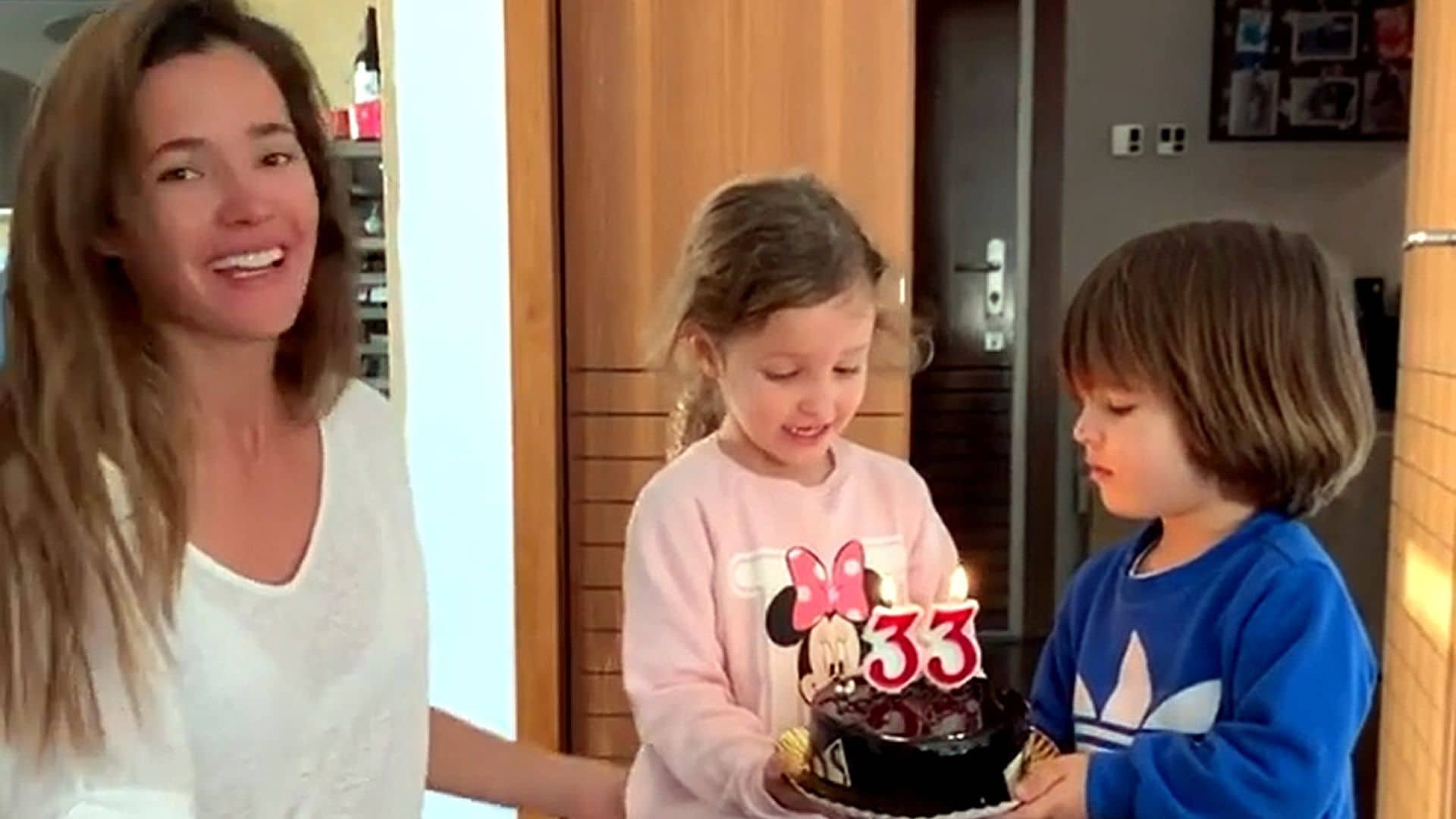 Los hijos de Mario Suárez y Malena Costa 'roban' el protagonismo al futbolista en su cumpleaños