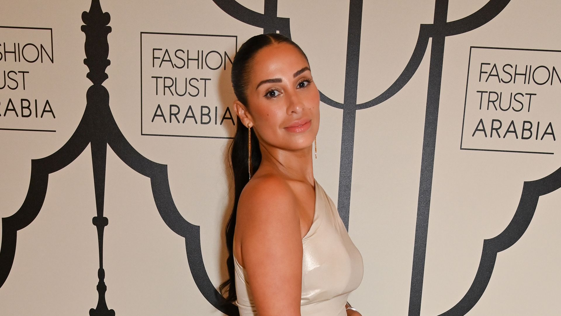 Francelys Infante, mujer de Romeo Santos, en la cena de la Fashion Trust Arabia London para celebrar los ganadores de la FTA 2023, en junio de 2024