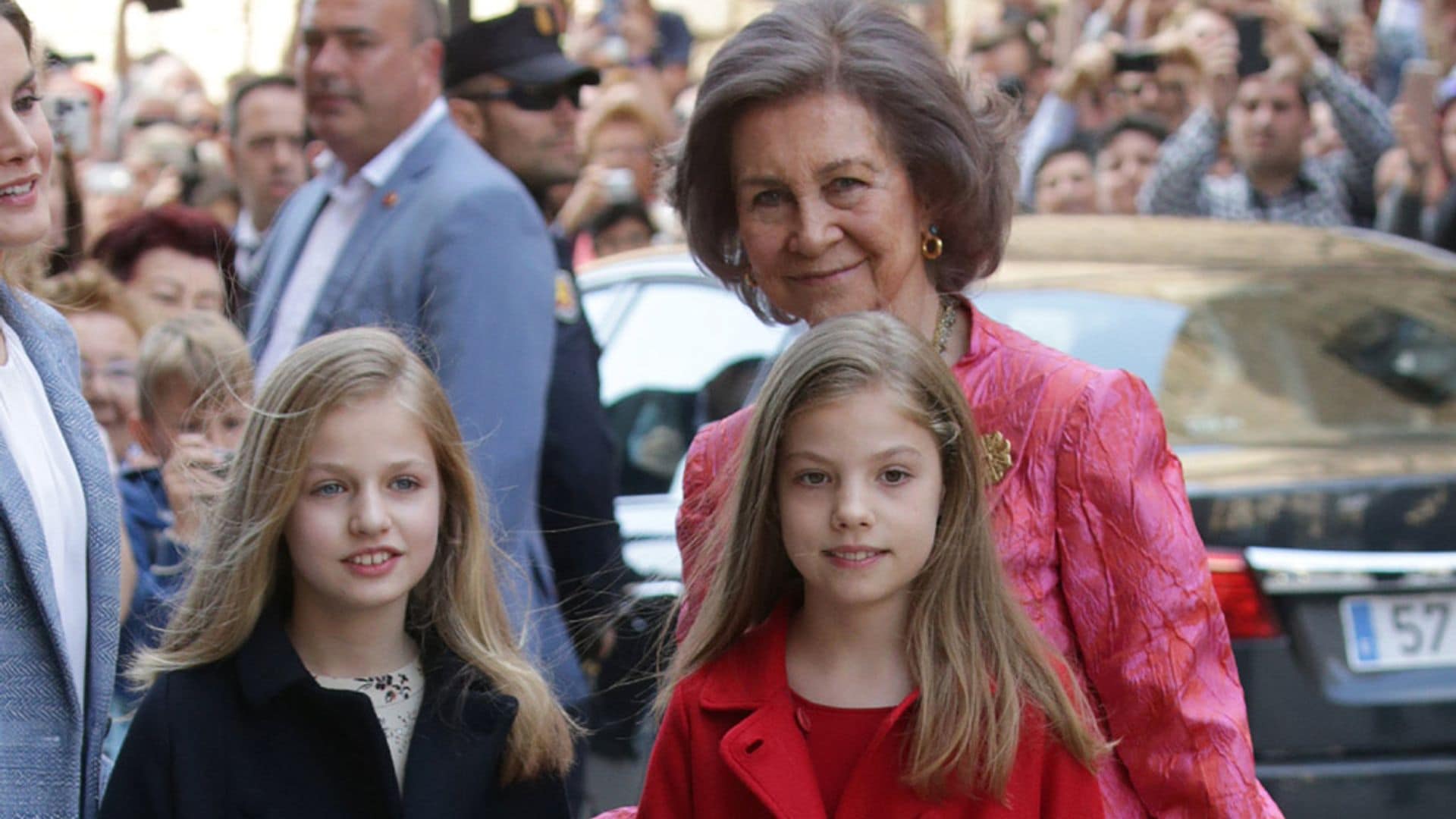 Los momentos más emblemáticos -y conmovedores- de la reina Sofía junto a sus nietas