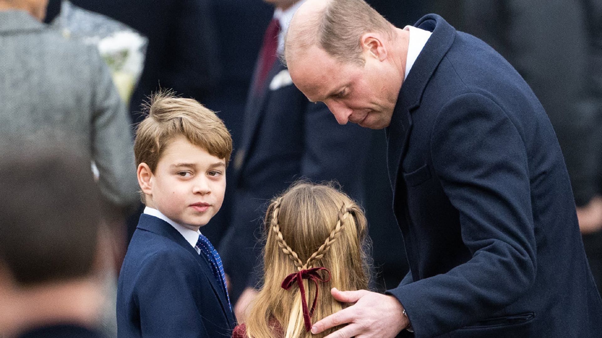 El divertido gesto de Mia Tindall intentando llamar la atención de su primo, el príncipe George