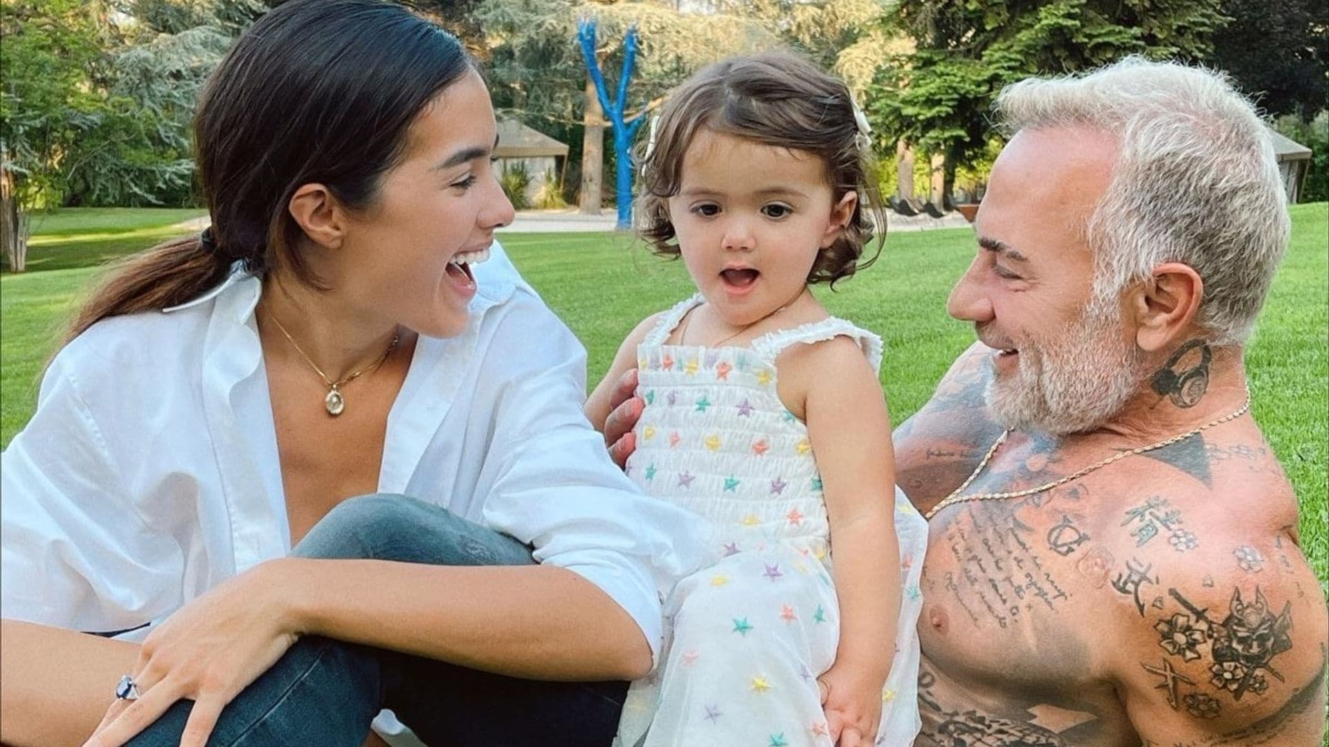 Conmovidos, Gianluca Vacchi y Sharon Fonseca celebran el cumpleaños 3 de su hija Blu