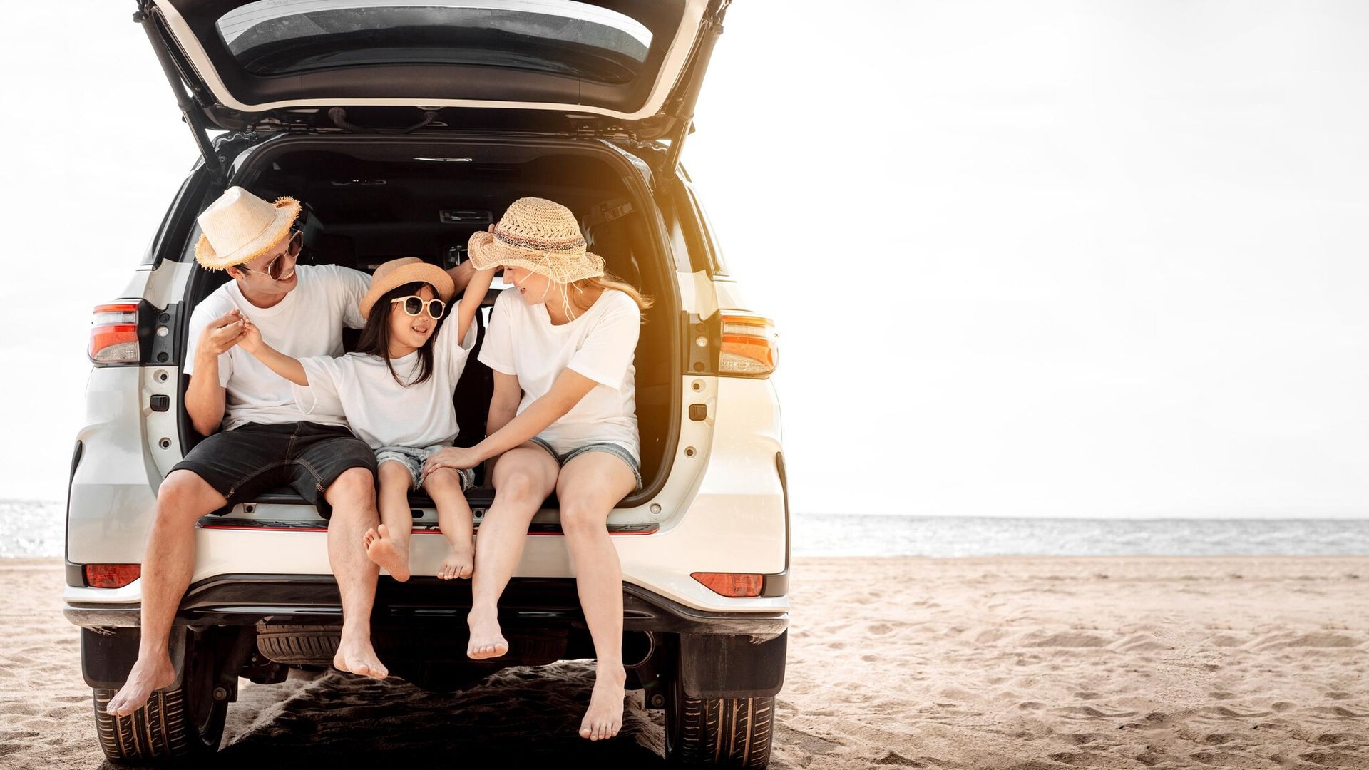 Lo que debes llevar en el coche si viajas con niños