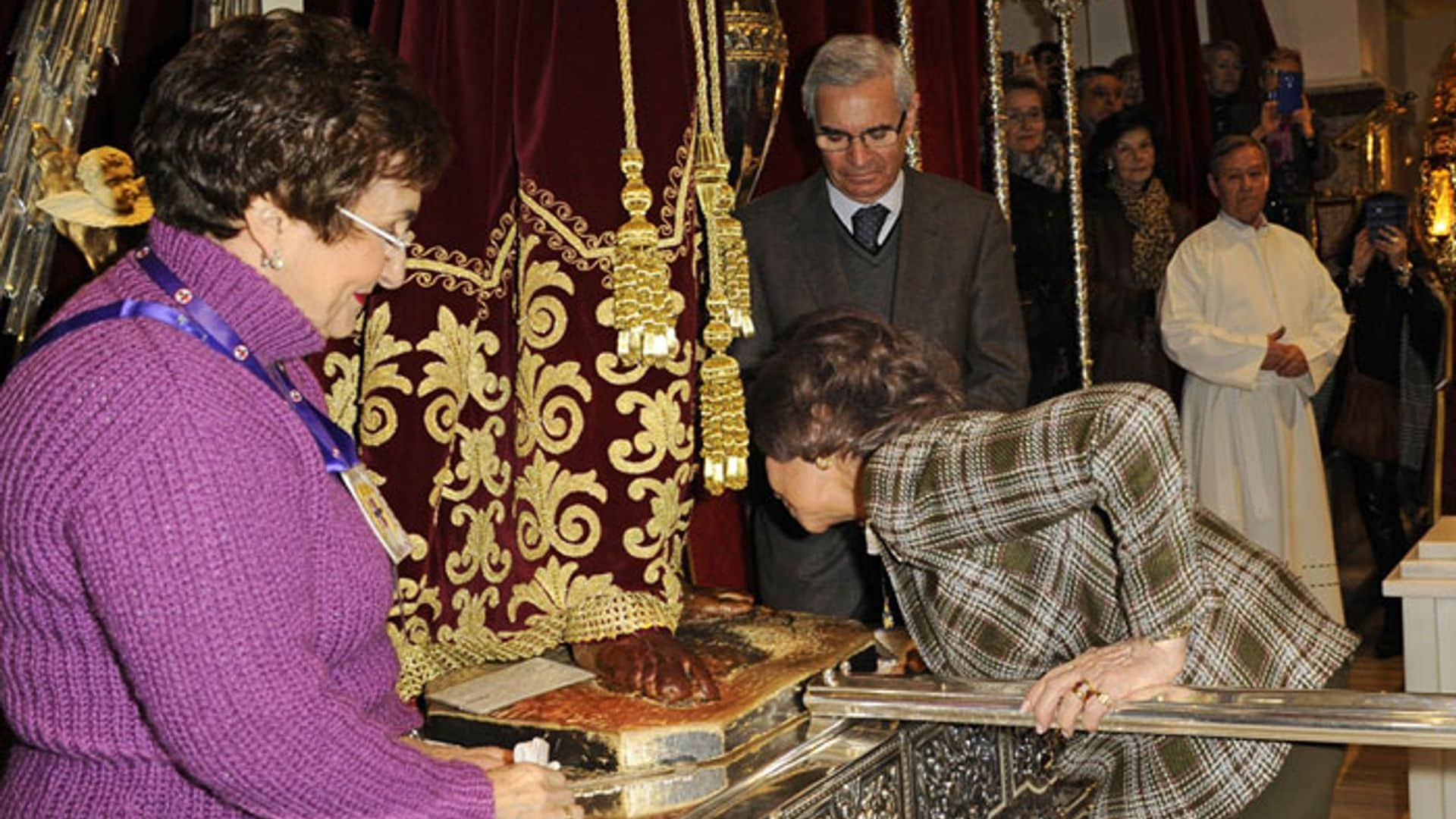 La tradición del Cristo de Medinaceli nos devuelve a la reina Sofía tras varios meses de ausencia