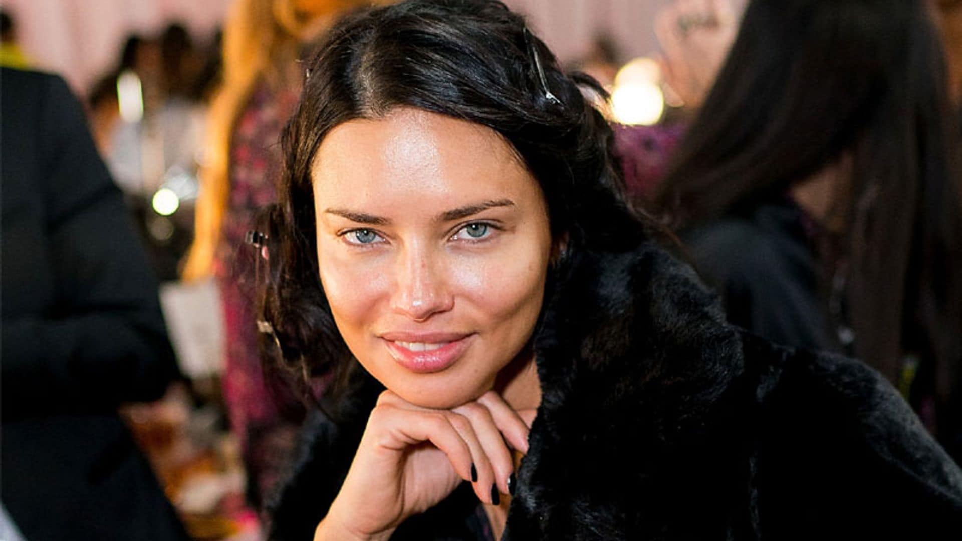 Adriana Lima se sincera en HOLA.com ante su último desfile: 'Creo que este es mi mejor año'