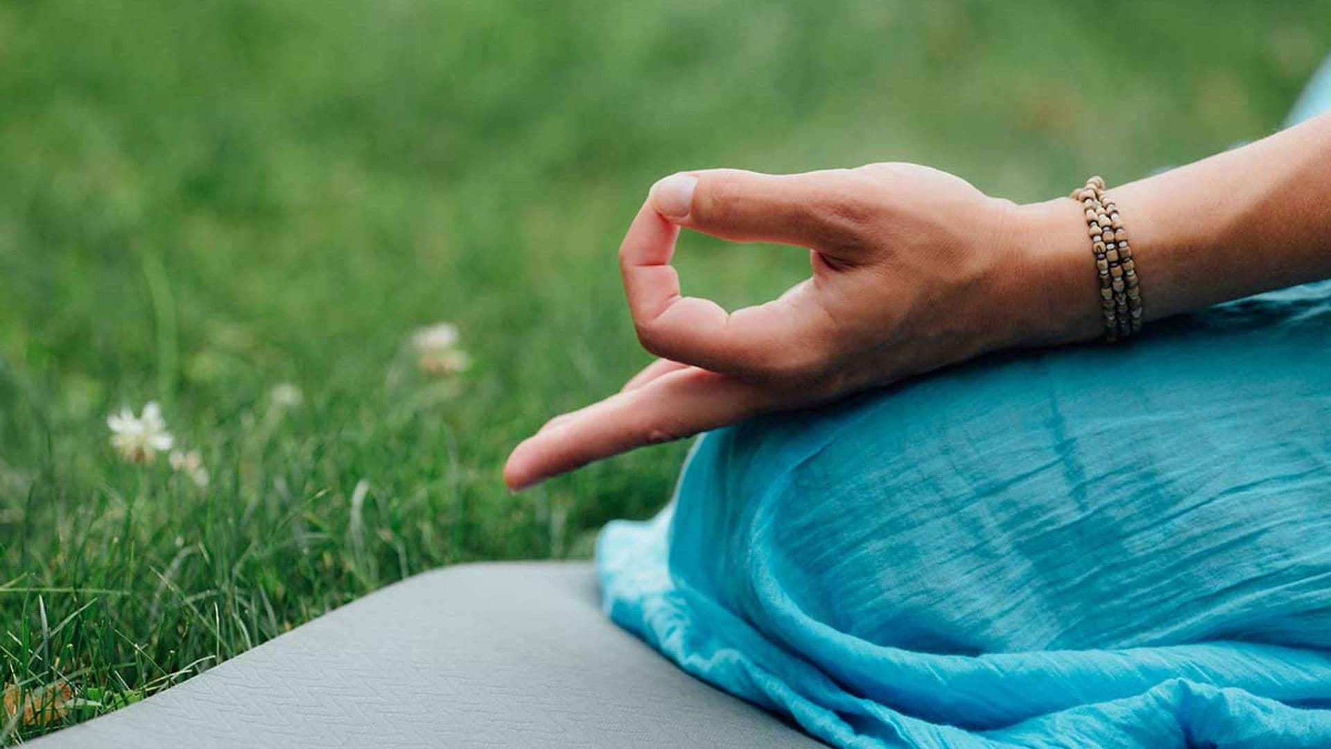 ejercita mudras yoga estado de conciencia