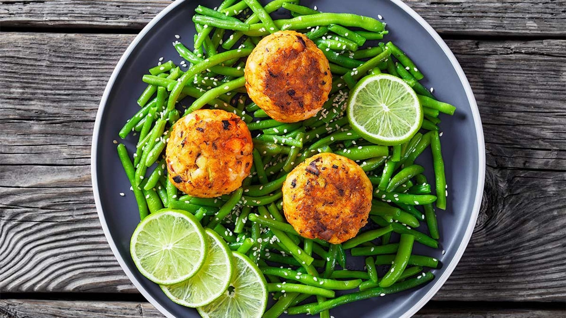 Judías verdes con albóndigas de cangrejo y gambas