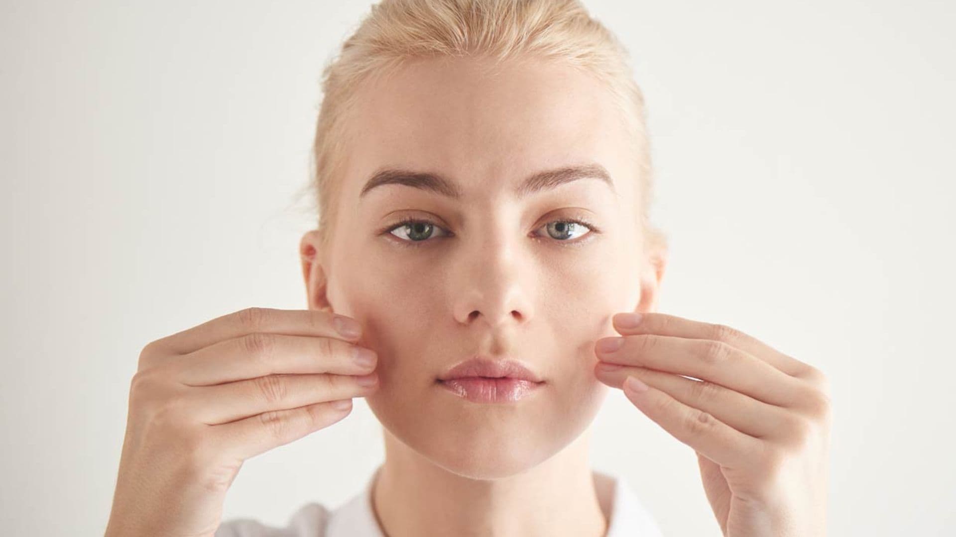 yoga facial chica