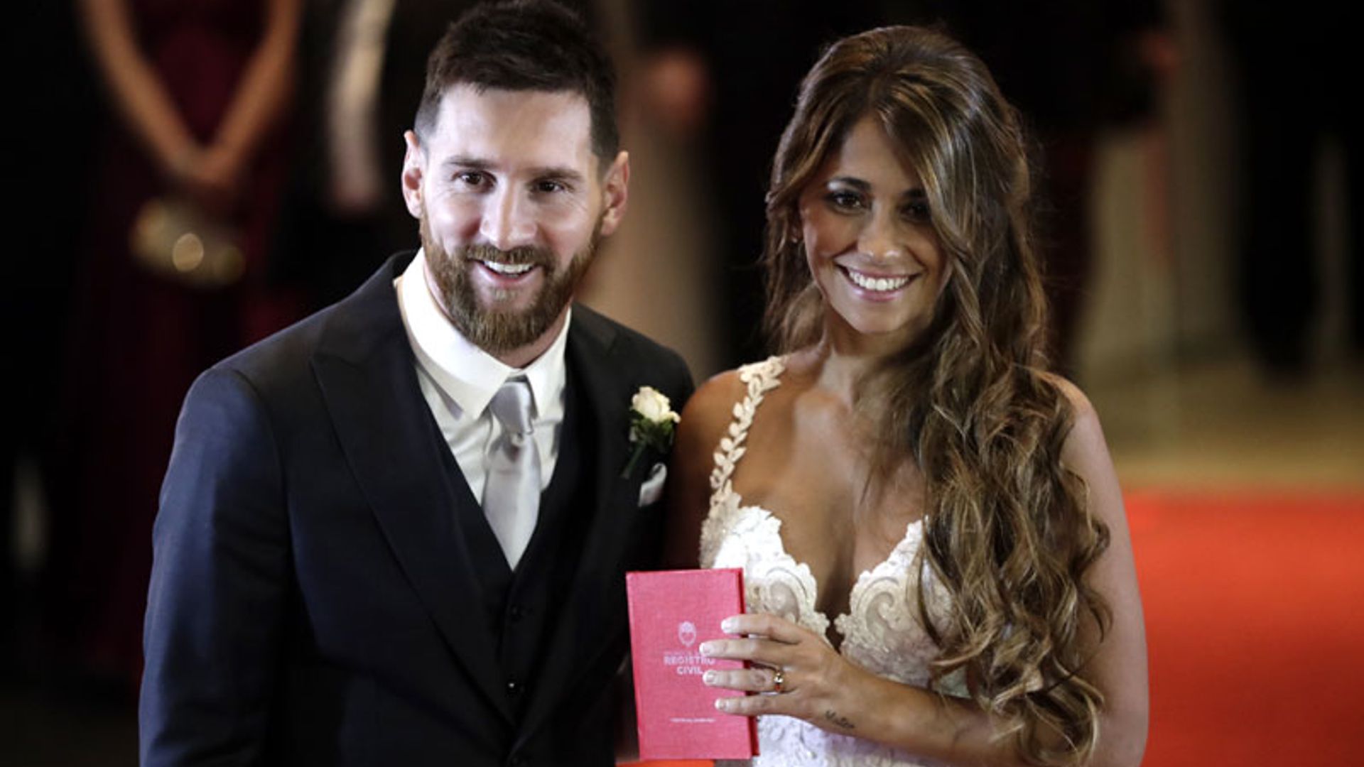 Leo Messi y Antonela Roccuzzo sellan su amor con anillo ¡y tatuaje!