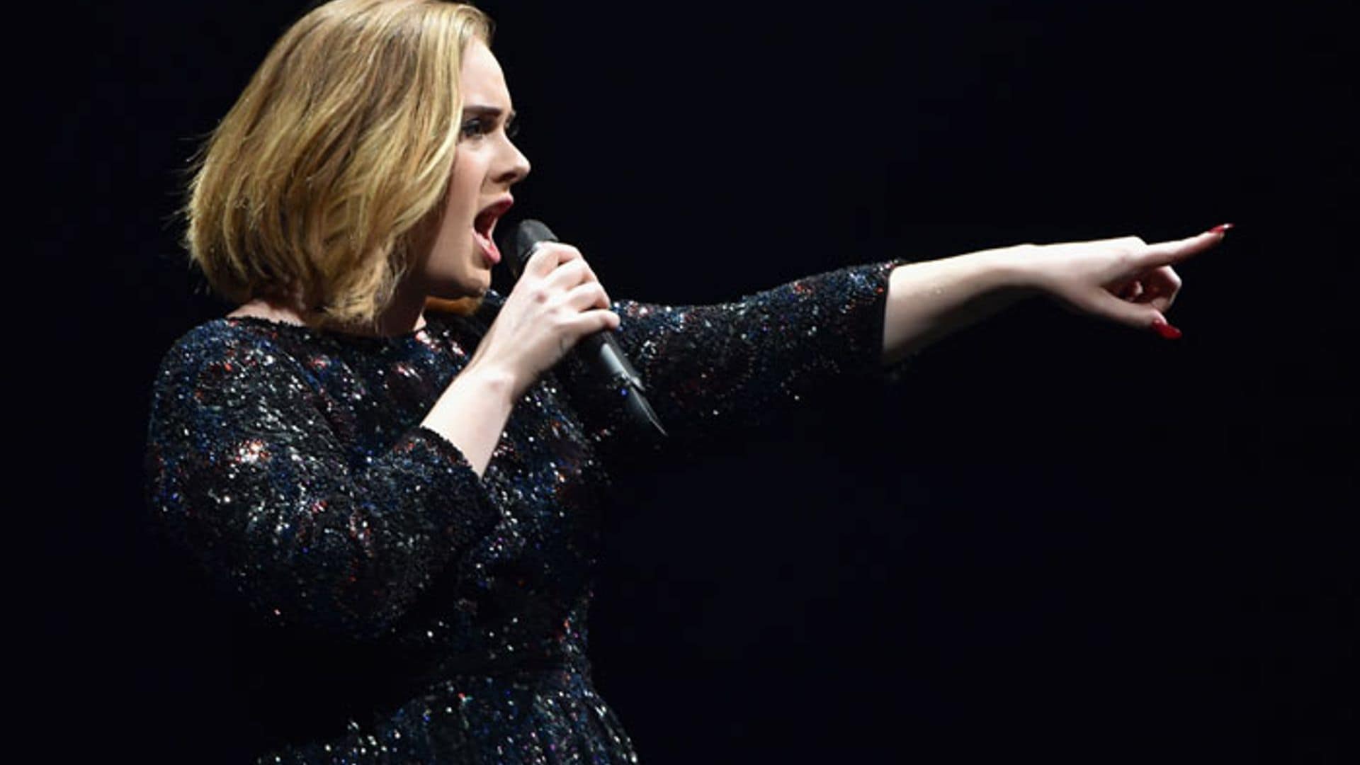 El hijo de Adele, protagonista de su concierto más emotivo: ‘¡Te quiero tanto, cacahuete!’