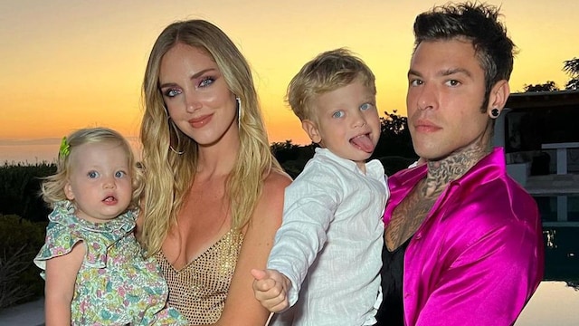 chiara ferragni y fedez con sus hijos