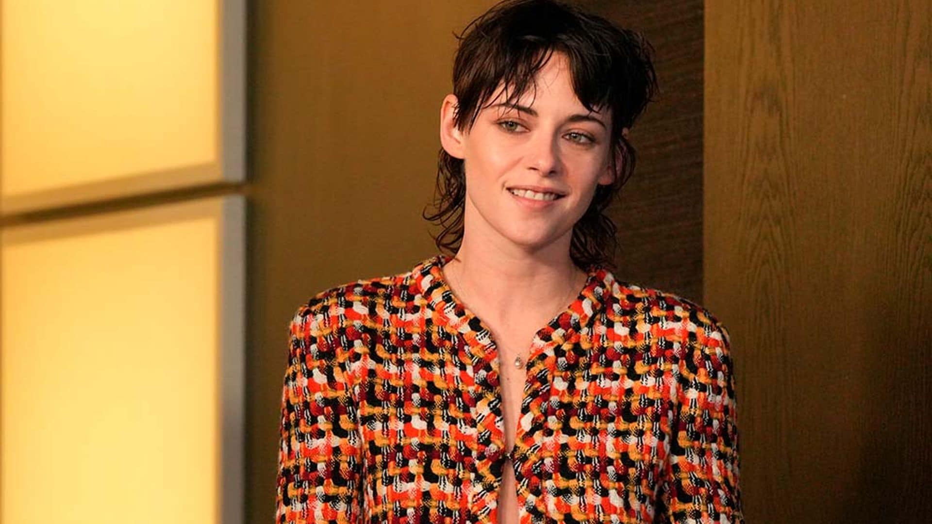 Kristen Stewart moderniza el traje de 'tweed' para su debut en la Berlinale