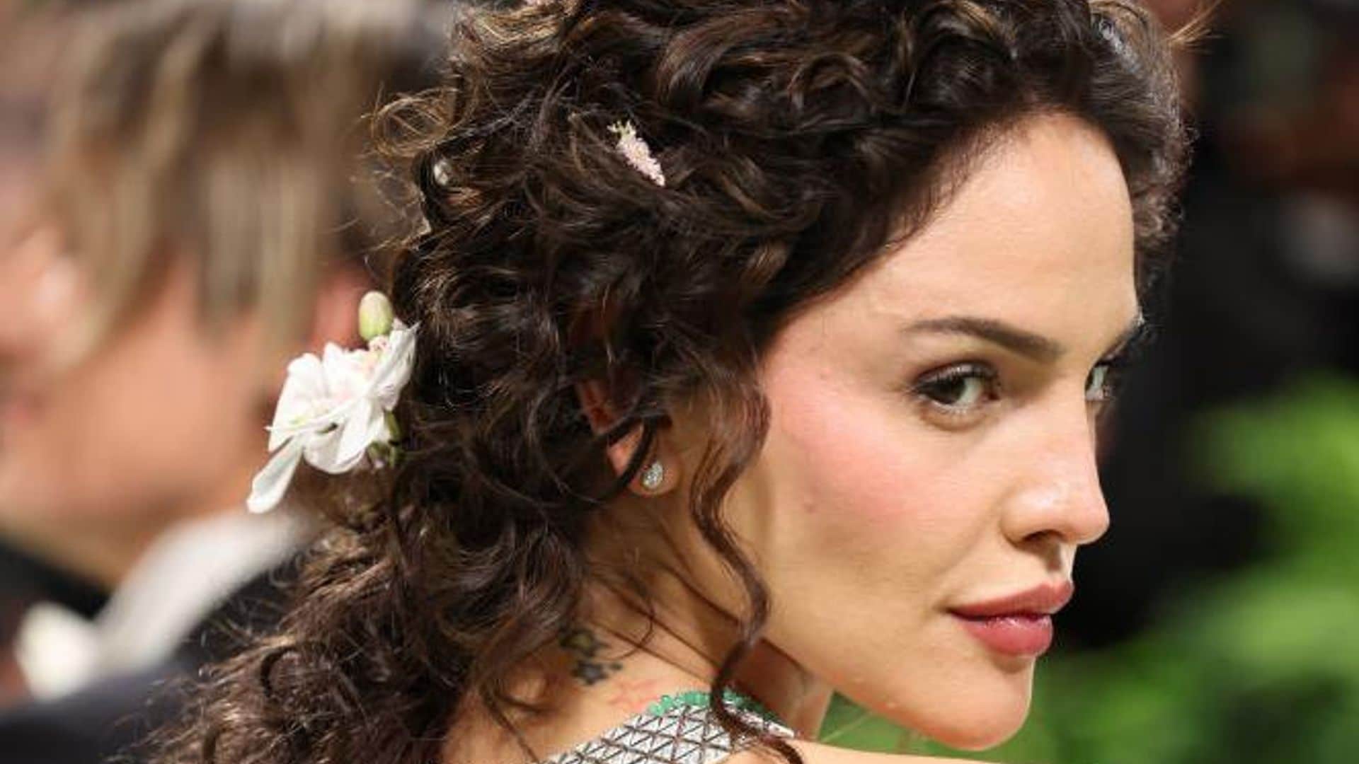 Celebridades como Eiza González y Karol G llevaron el ‘mermaid hair’ a otro nivel en esta edición de la Gala del MET
