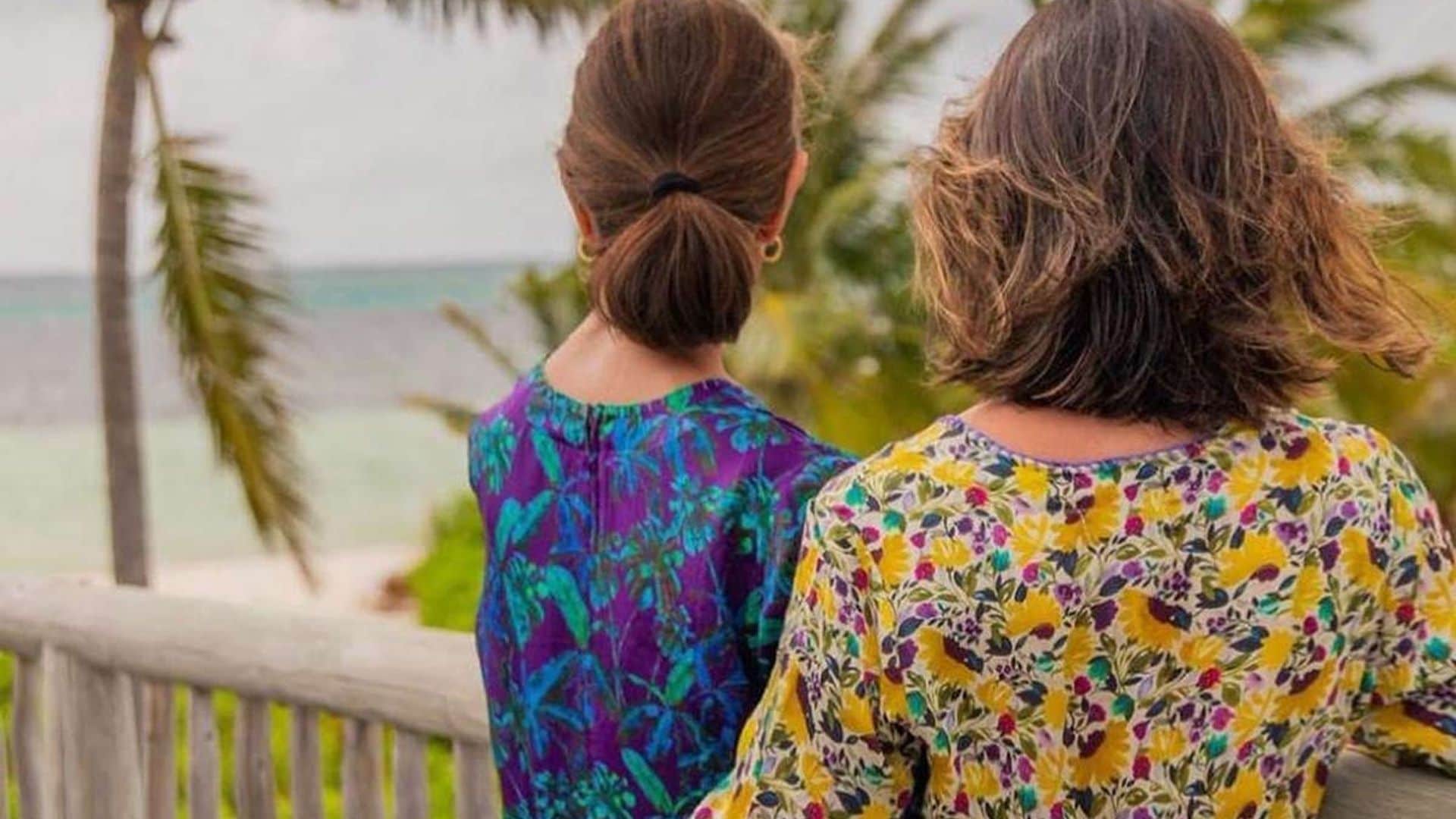 Tamara Falcó e Isabel Preysler comparten vestidos estampados en un enclave paradisíaco