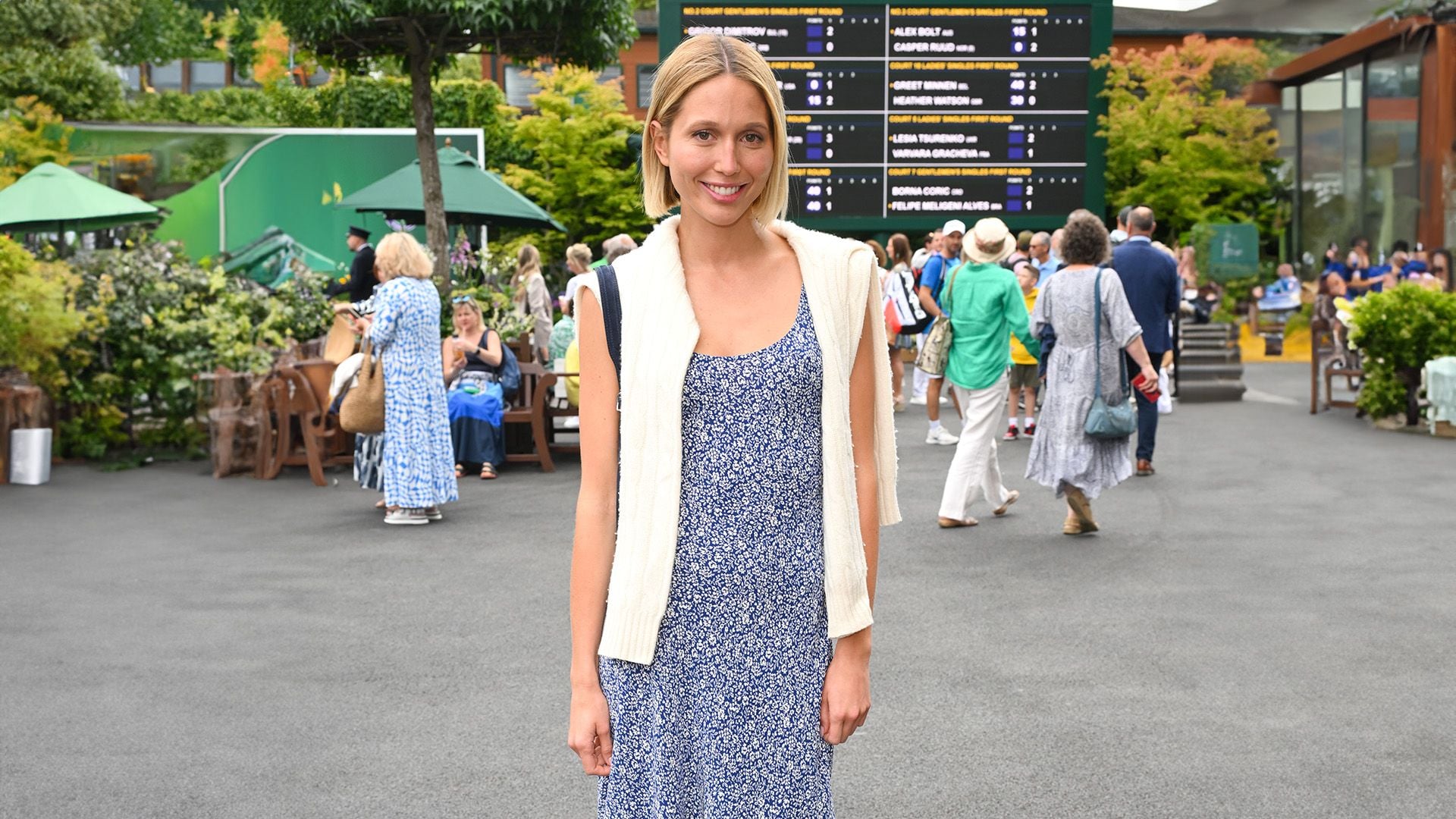 Olympia de Grecia con vestido estampado en Wimbledon 2024