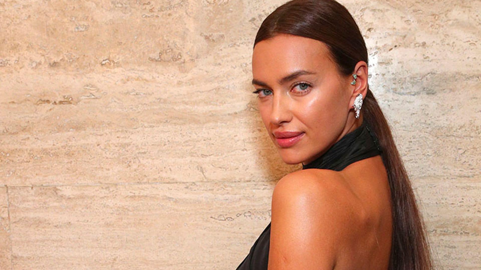 El ejercicio que Irina Shayk recomienda a todas las mujeres perezosas