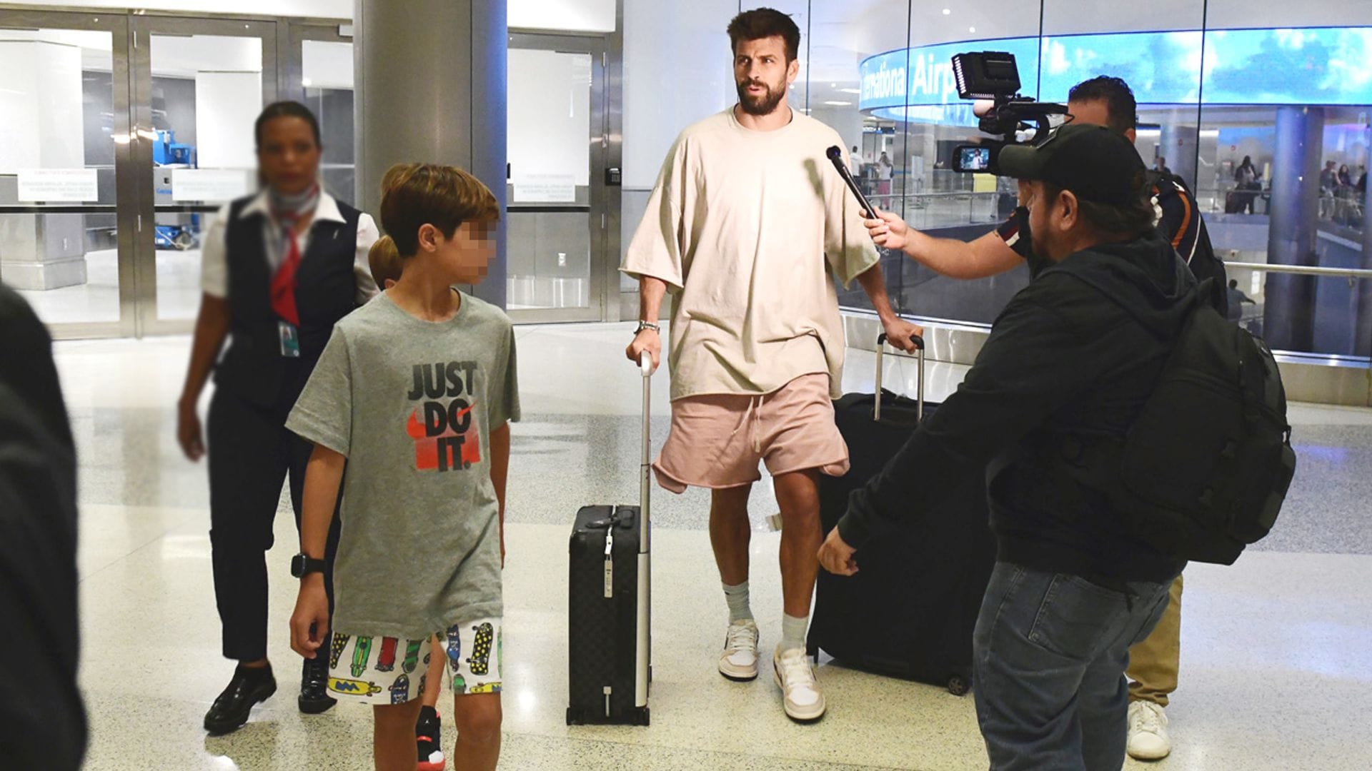 Piqué llega a Miami con sus hijos y se confirma que no estarán en la boda de su tío