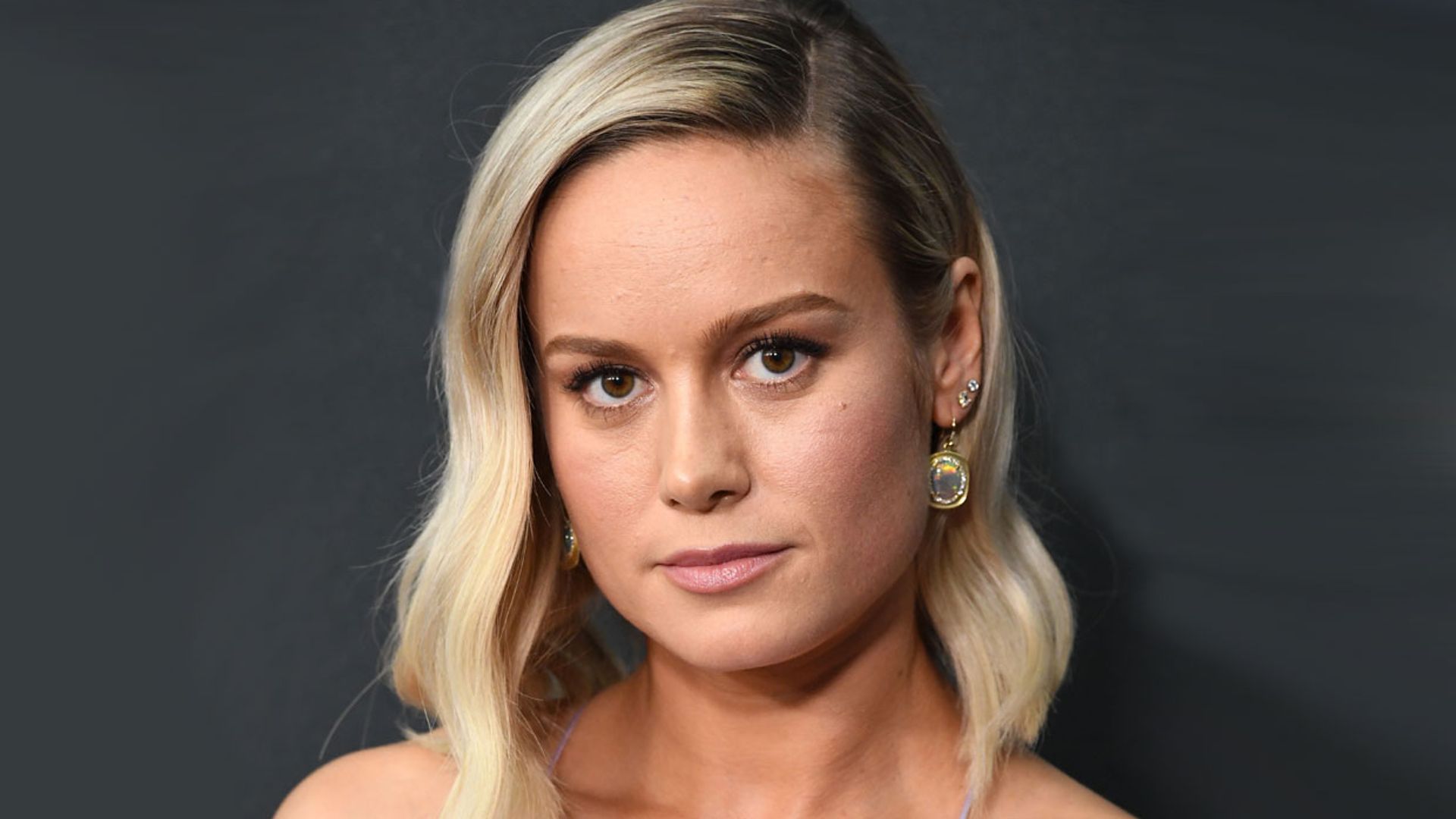 Brie Larson estrena look y se apunta al corte que reina esta primavera