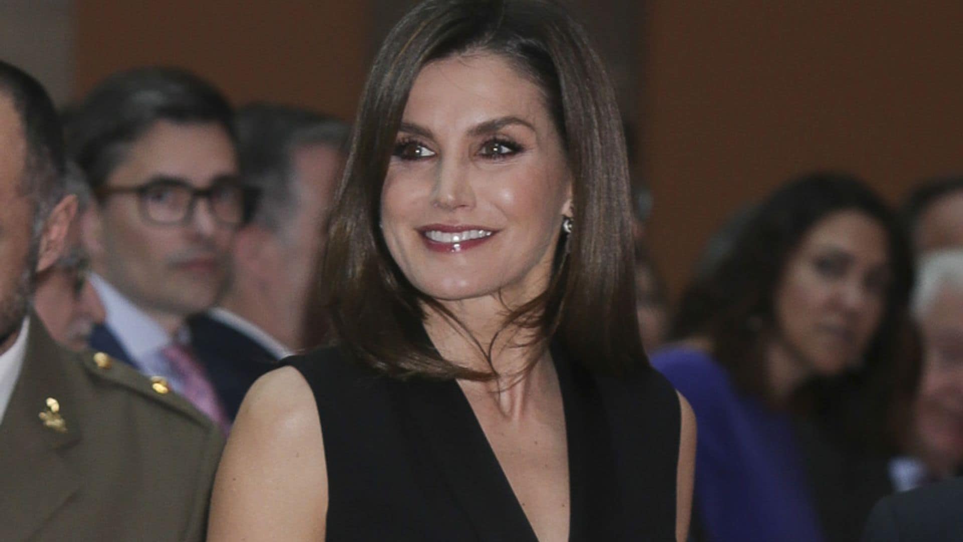 Doña Letizia repite su fórmula: algo reciclado, algo nuevo y algo azul