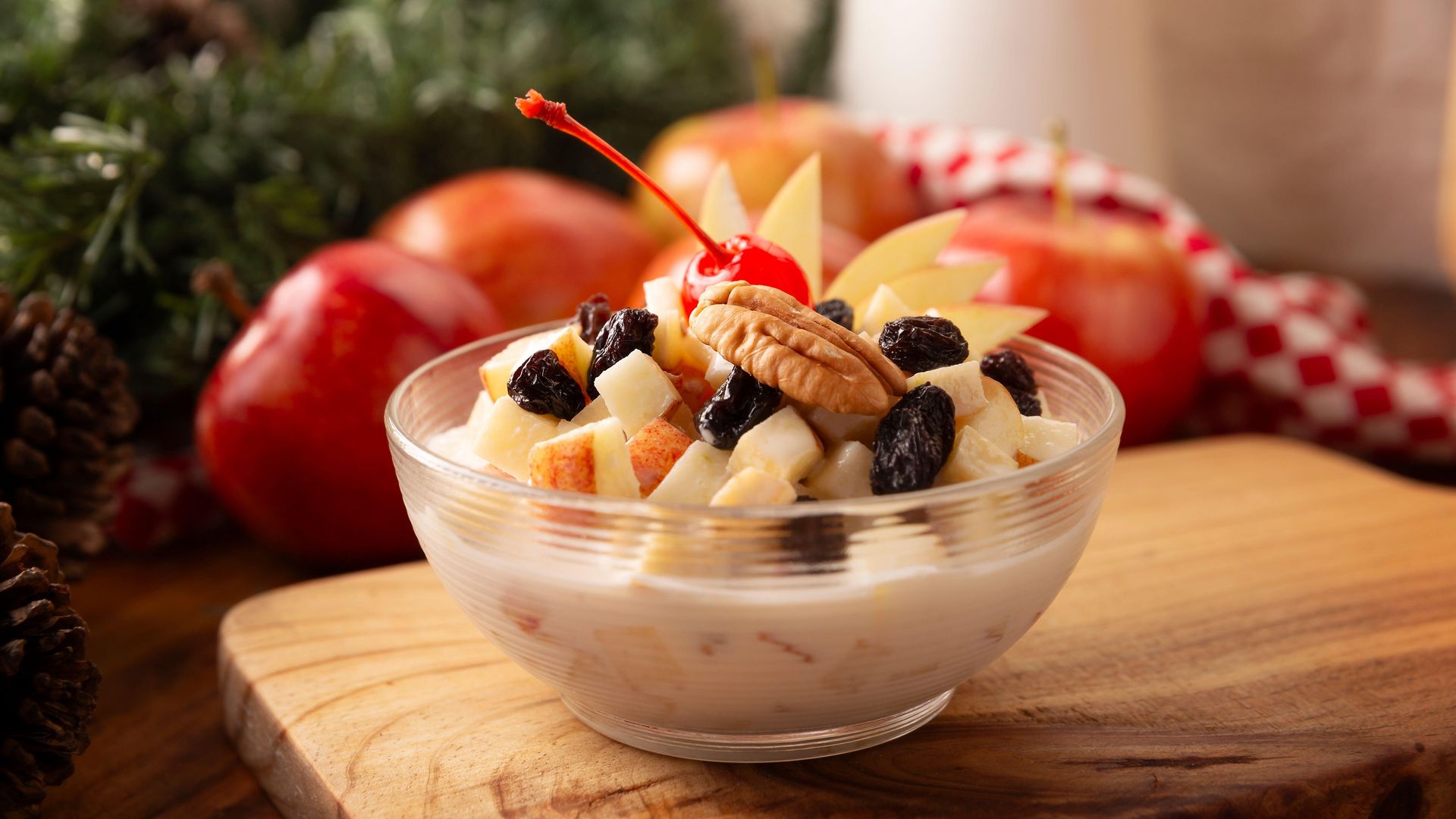 Prepara la mejor ensalada de manzana para acompañar tu cena navideña