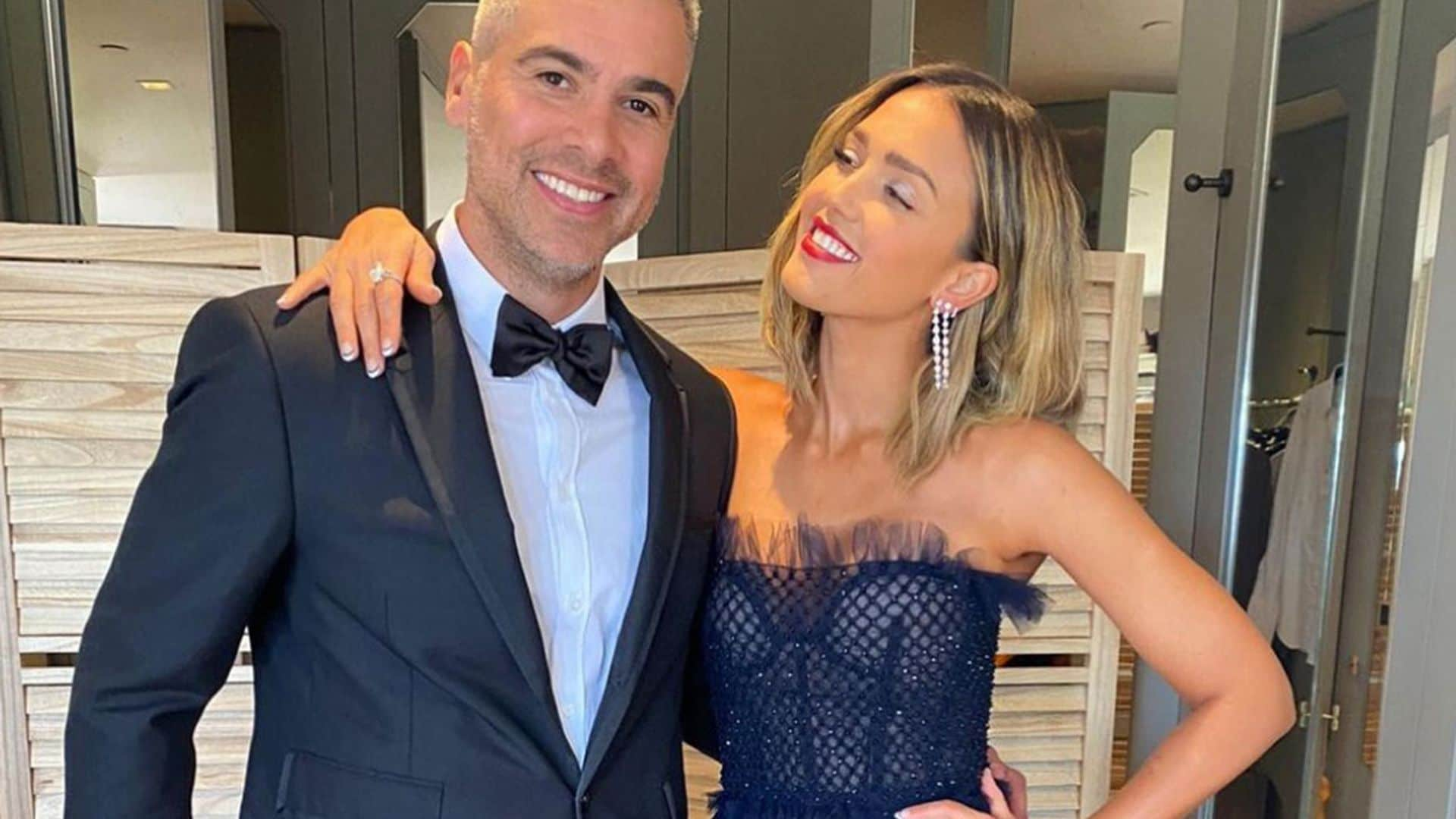 ¡Miradas que lo dicen todo! Jessica Alba y Cash Warren celebran 18 años de amor y 14 de matrimonio