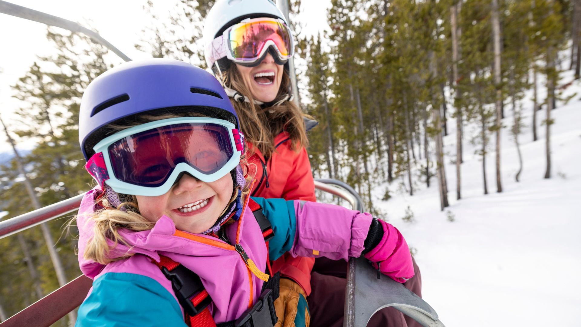 Equipa a toda tu familia para la nieve con estas rebajas en ropa y accesorios de esquí sin arruinarte