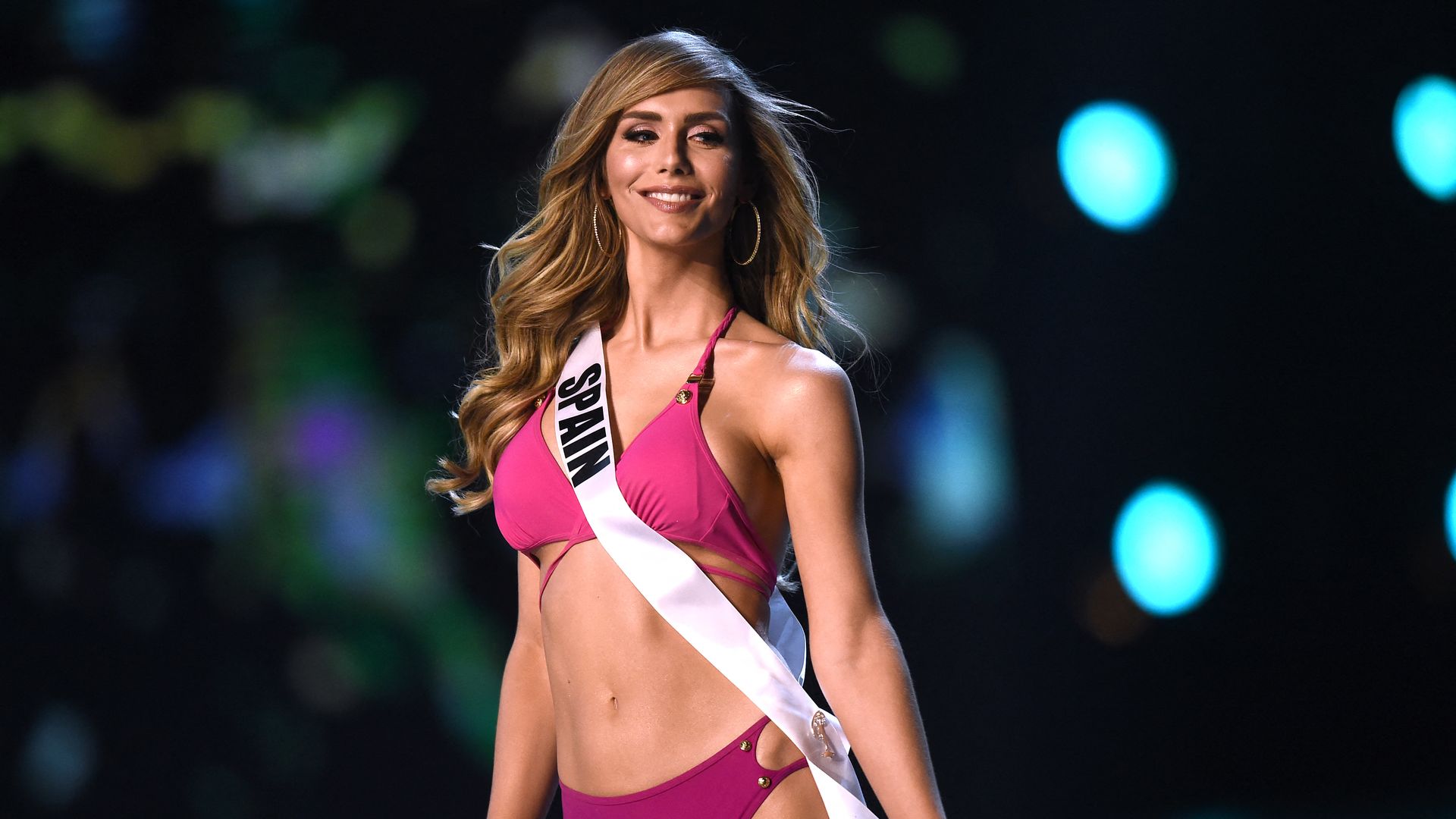 Quién es Ángela Ponce: la primera mujer trans en Miss Universo que ahora compite en 'Supervivientes'