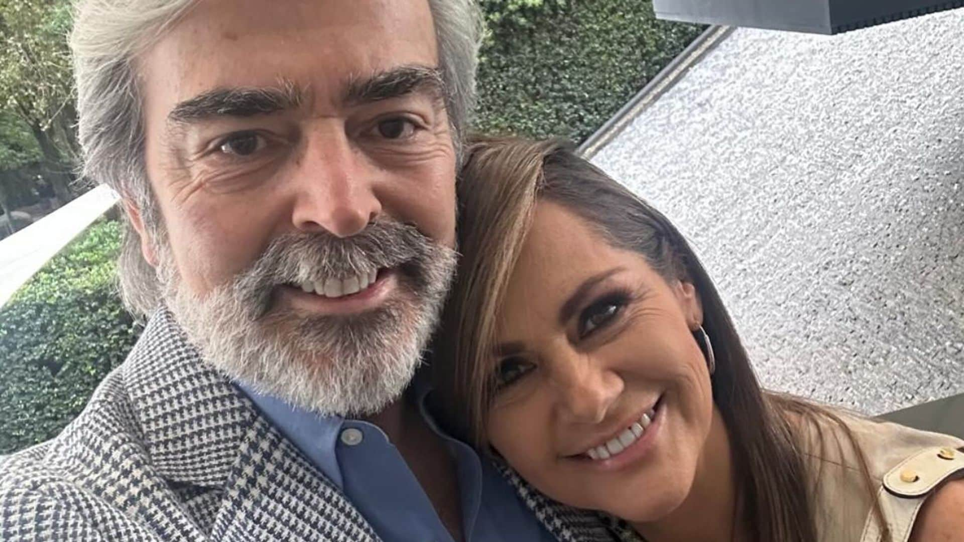 Lorenzo Lazo grita su amor por Luz Blanchet con un nuevo posado de novios