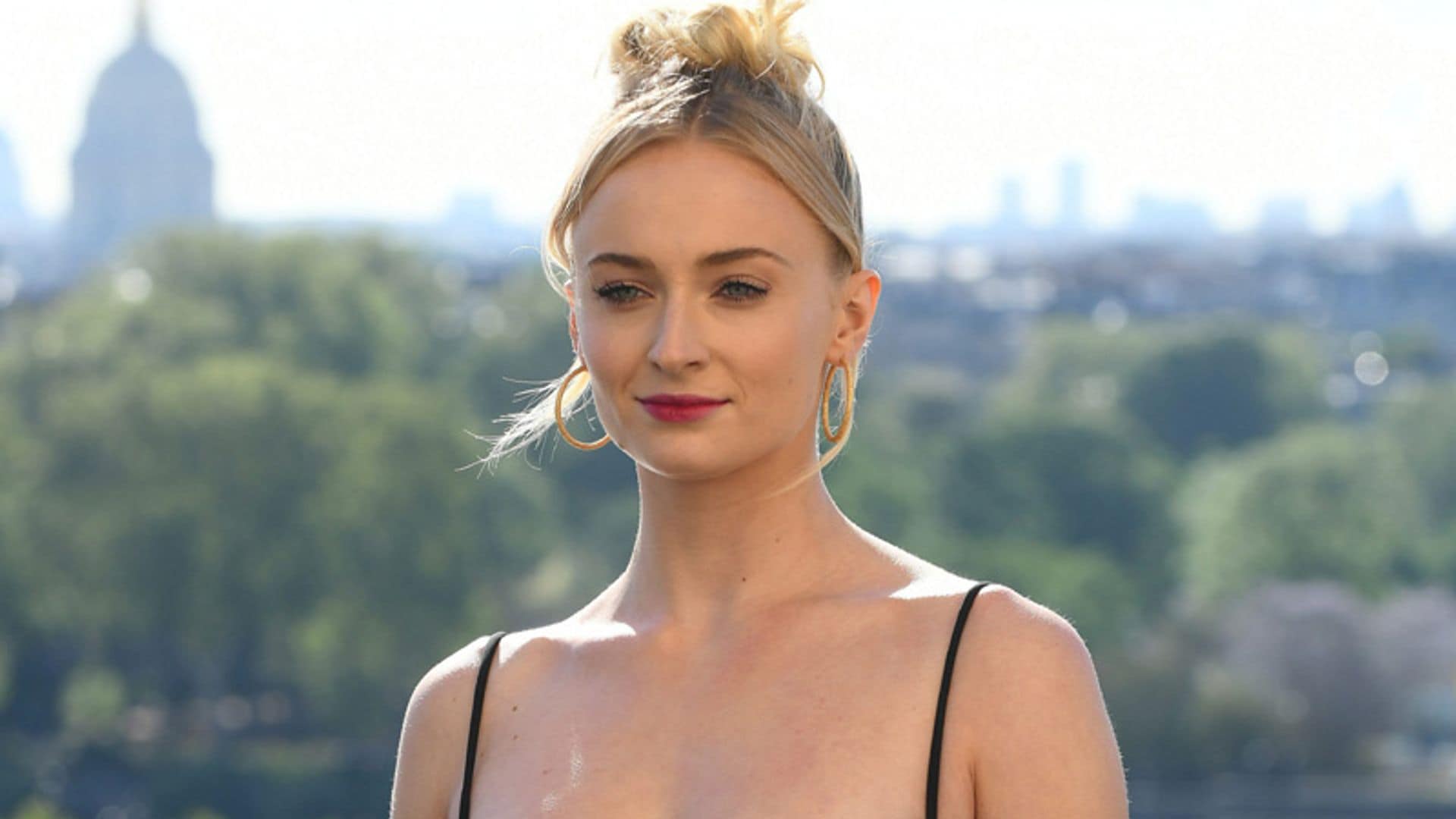 Ahora sí, Sophie Turner se despide de su personaje de 'Juego de Tronos' con nuevo estilo