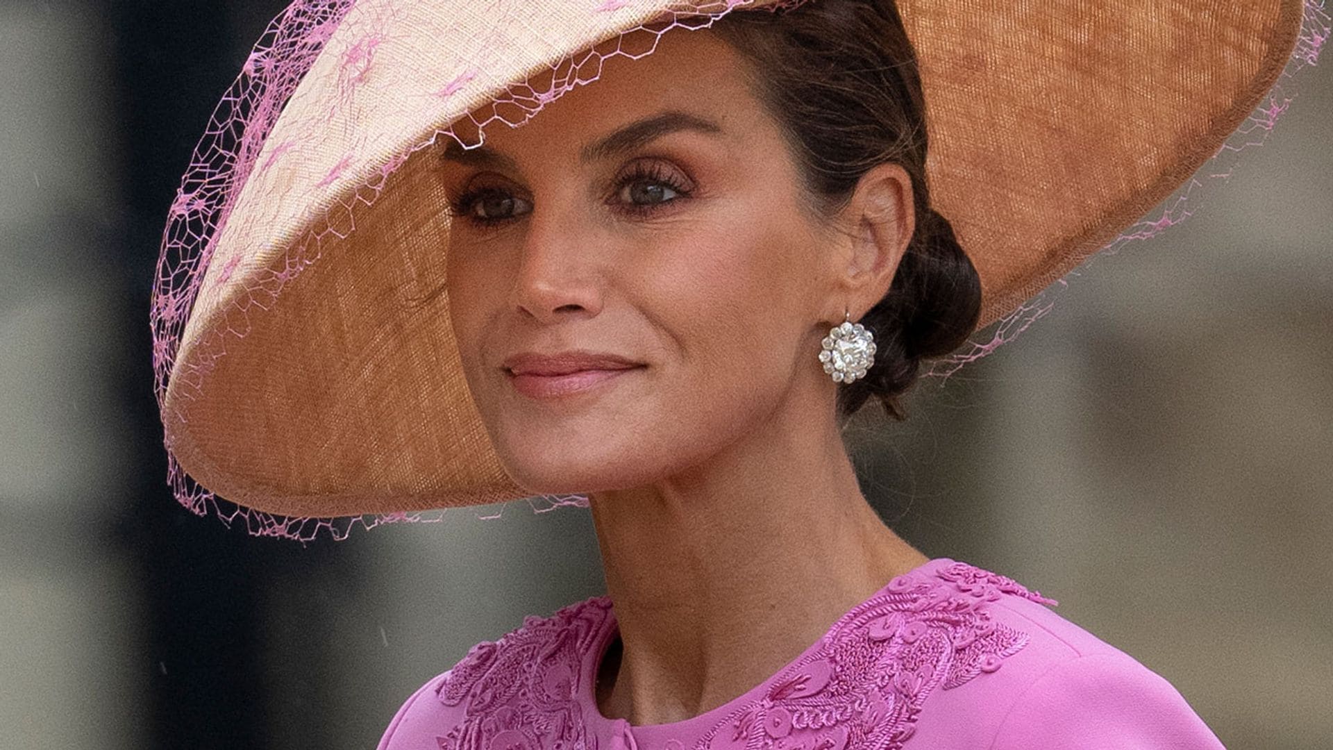 Las 10 veces que la reina Letizia ha brillado en Londres, ciudad a la que regresa este martes