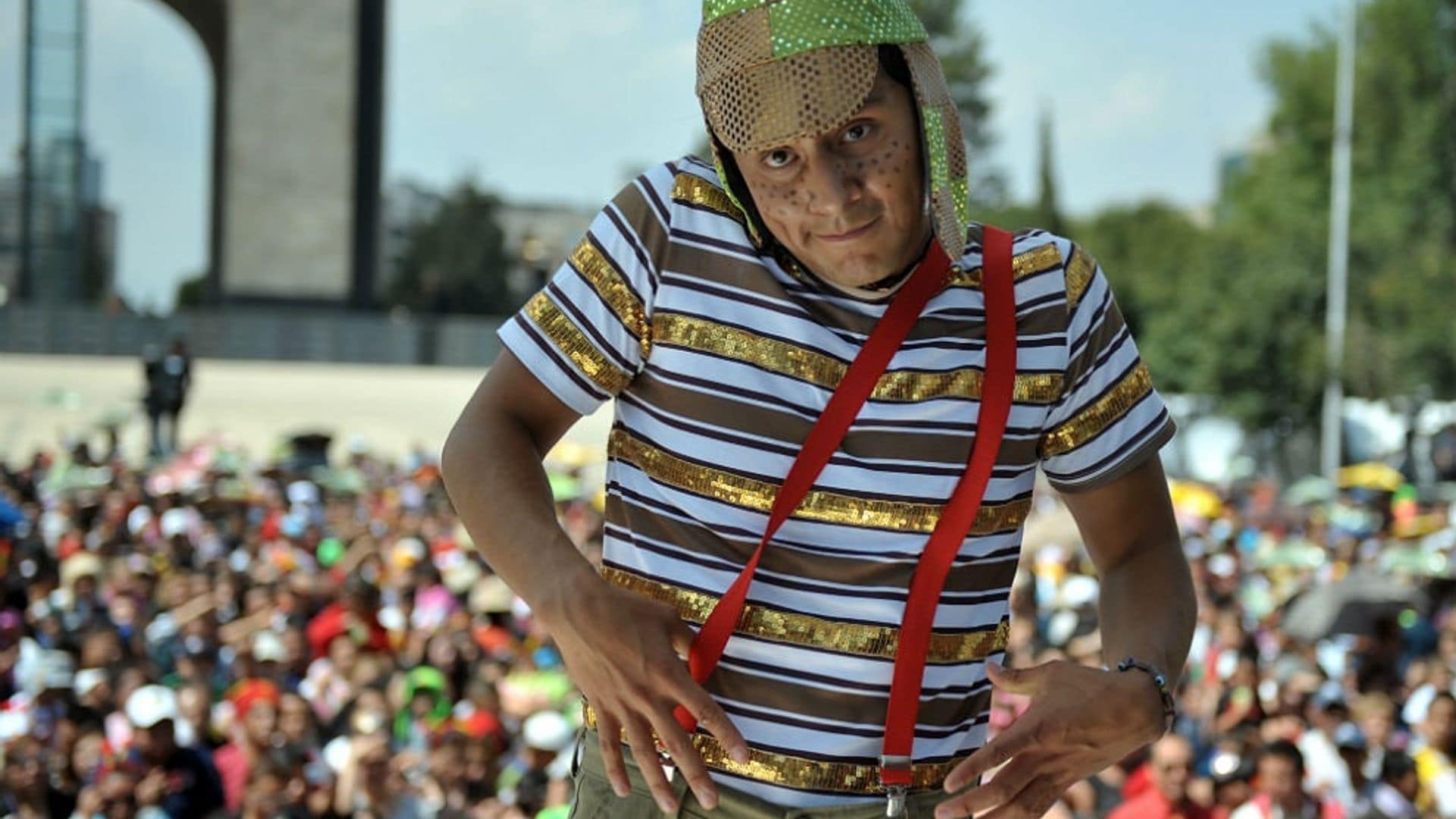 ¡Lo sospeché desde un principio! Miles bailan coreografía de 'El Chavo' en el Monumento a la Revolución