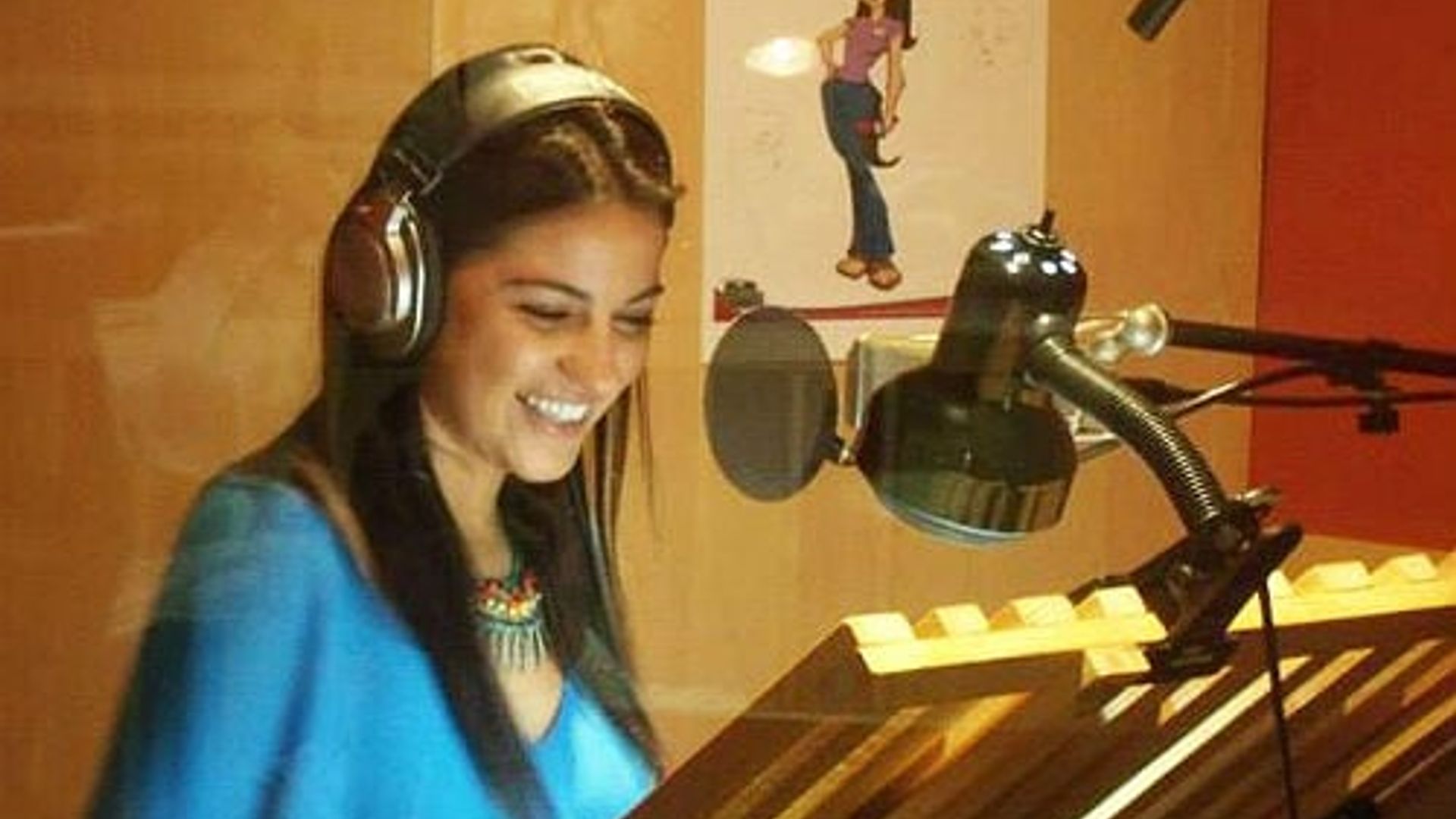 Maite Perroni mostrará su pasión por el fútbol en la cinta animada 'Selección canina'