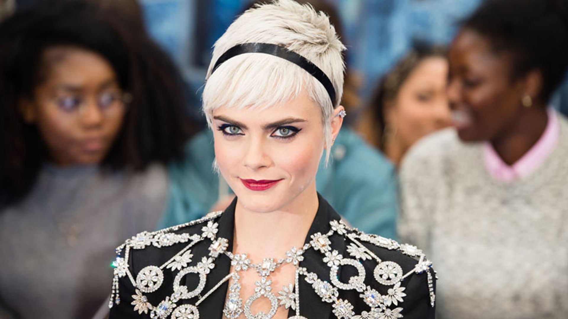 Cara Delevingne, la mujer de las 1000 caras, a través de sus 10 cambios de 'look' más impactantes