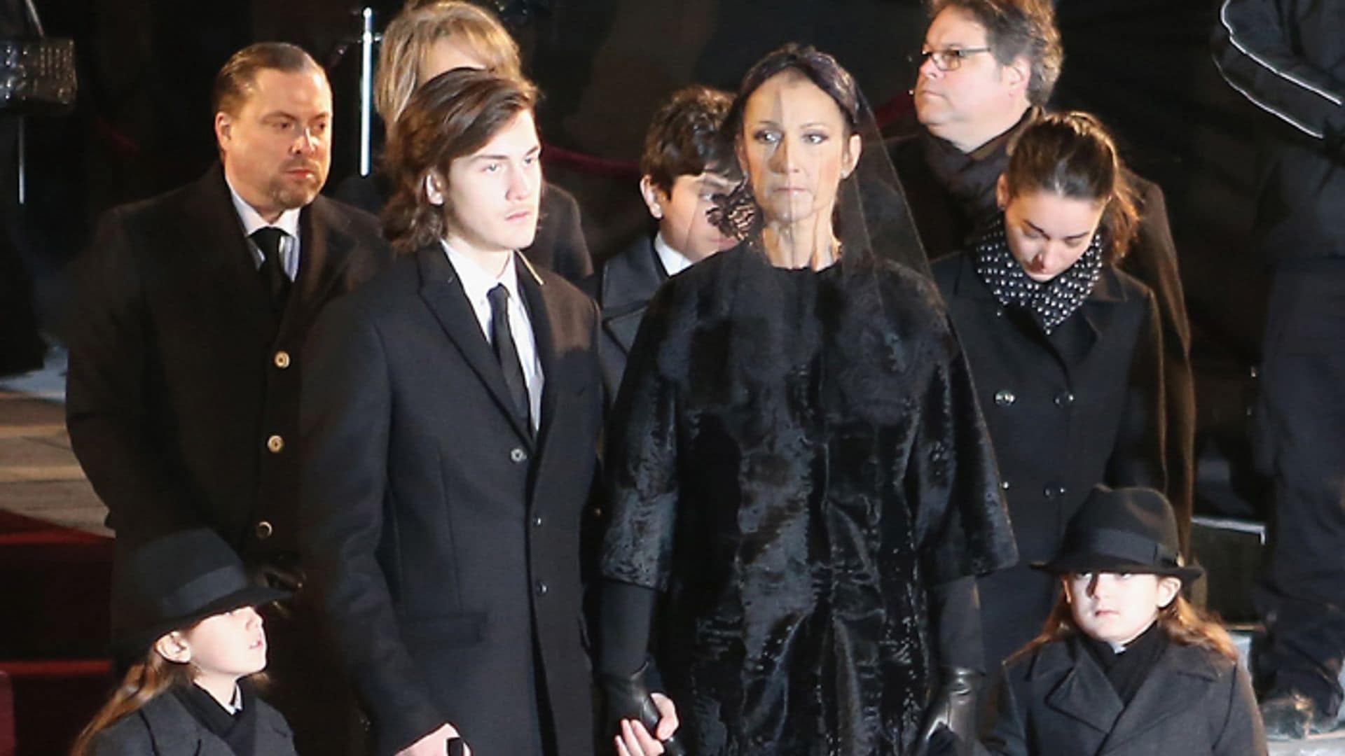 Tras el multitudinario funeral de su marido, Céline Dion despide a su hermano