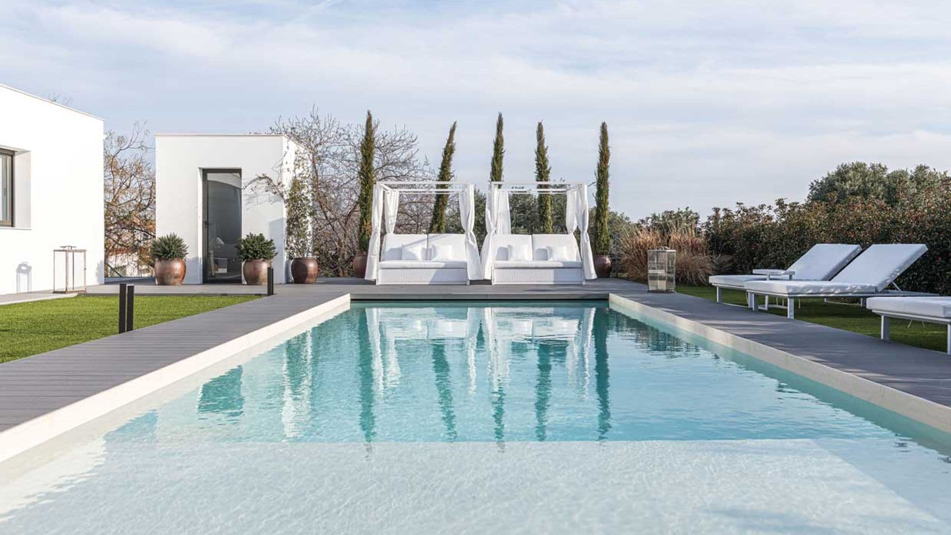 ¿Quieres una piscina en el jardín? Estos son los pasos previos a disfrutarla