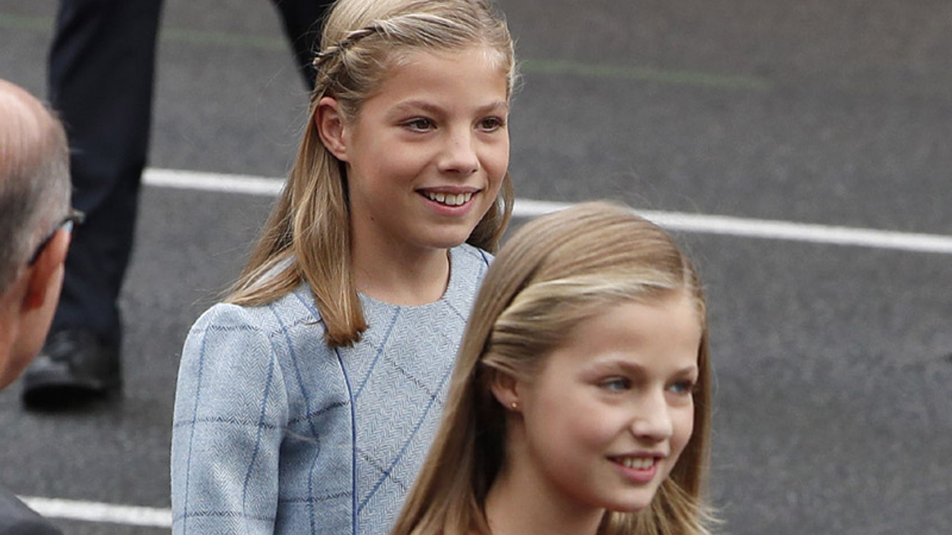 Así de sonriente y satisfecha vimos a la infanta Sofía el día que Leonor ejerció como Princesa en la Fiesta Nacional