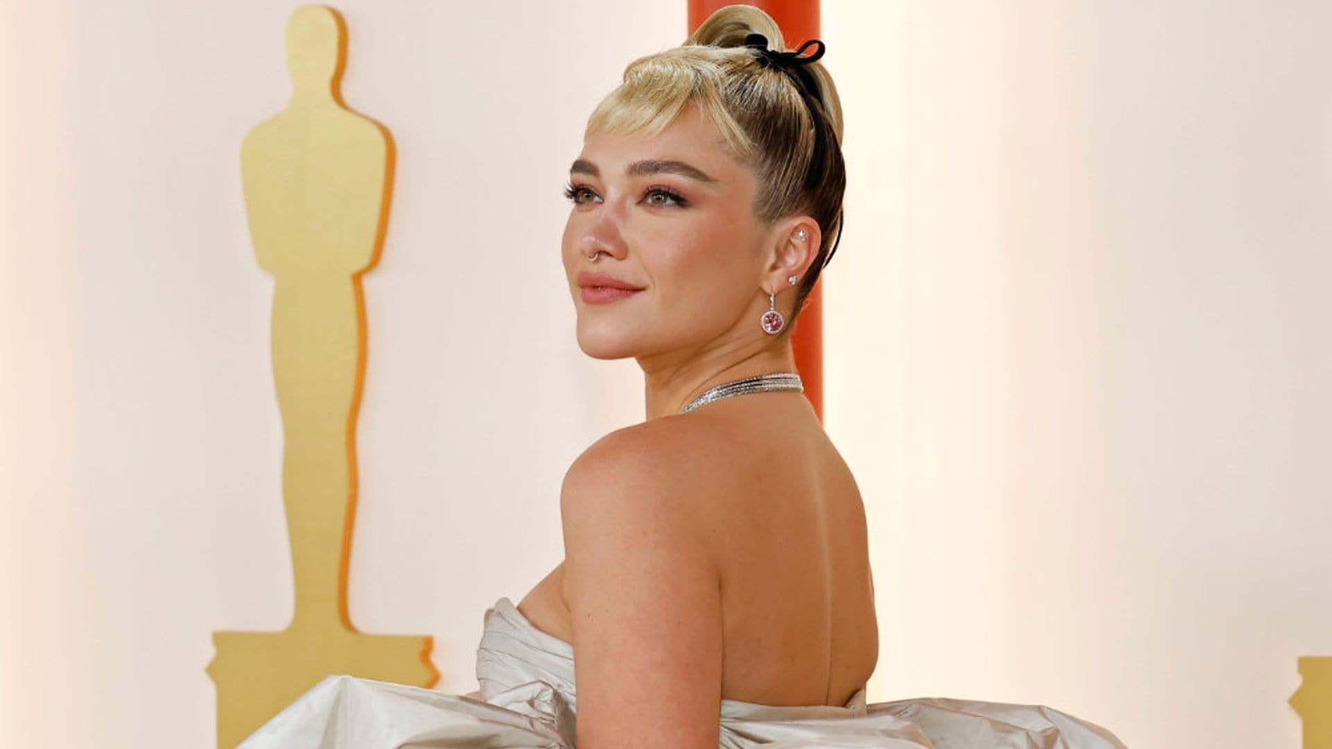 Florence Pugh convierte su original moño 'japonés' en el recogido favorito de las veinteañeras