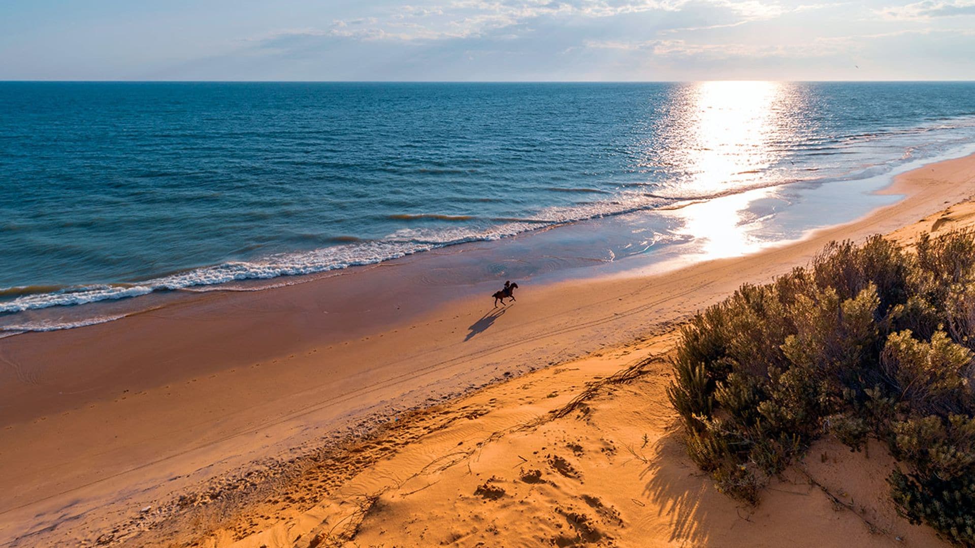 Las playas más largas de España, aquí es difícil rozarse