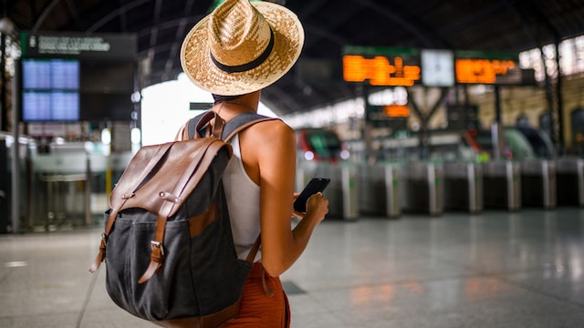 mujer aeropuerto