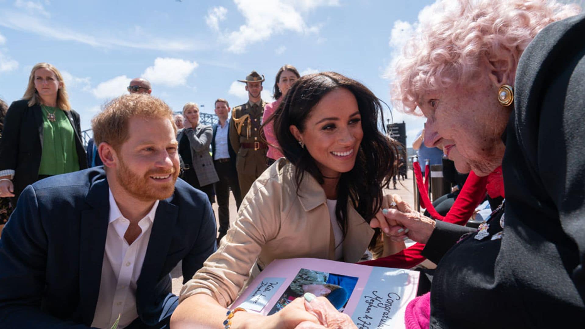 El Príncipe Harry y Meghan Markle sorprenden a una fan con este detalle por su cumpleaños 99