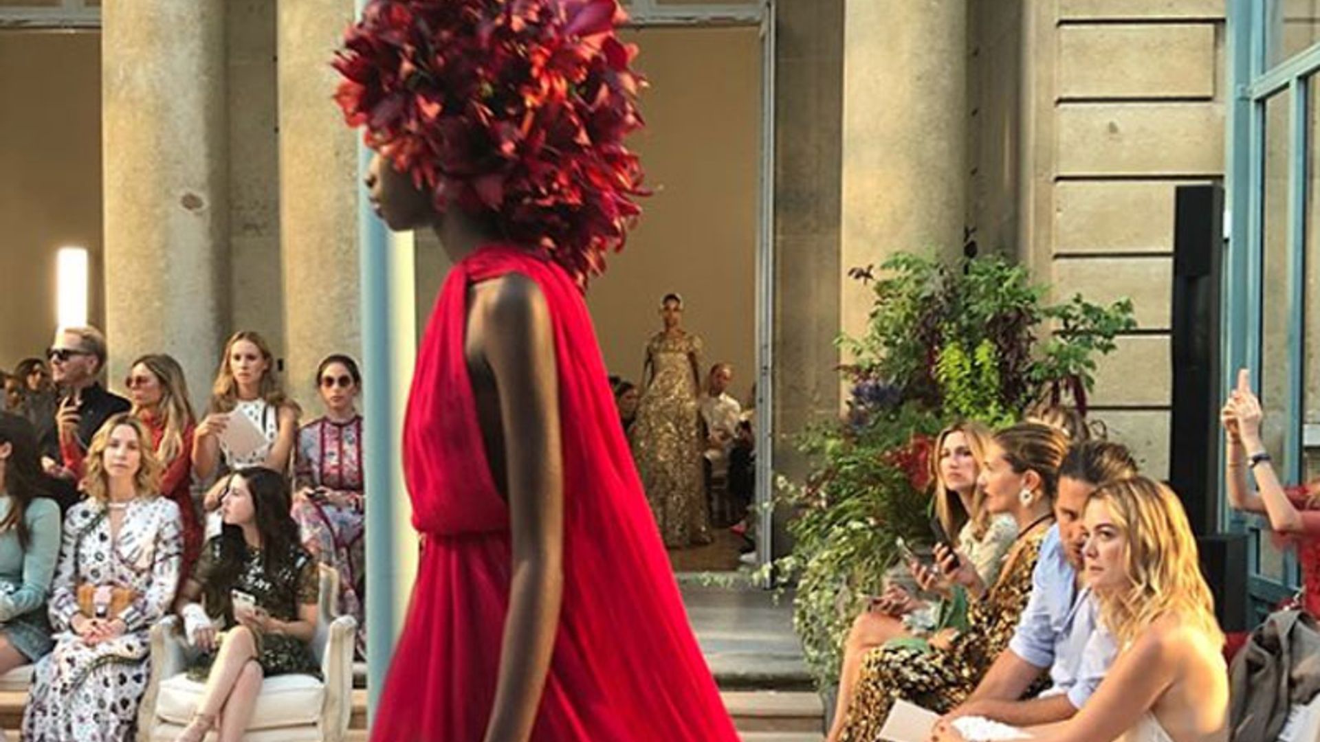 Marta Ortega y Carlos Torretta, en primera fila del desfile de Valentino en París, ¿en busca del vestido de novia perfecto?